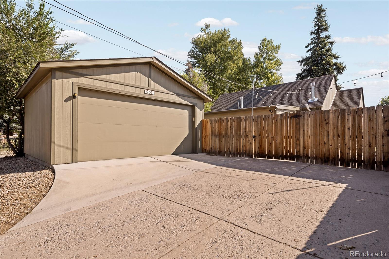 MLS Image #29 for 951 n quebec street,denver, Colorado