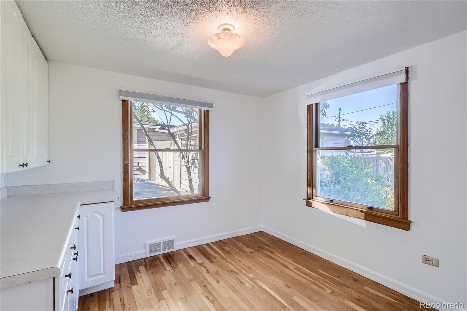 MLS Image #19 for 920 s dale court,denver, Colorado