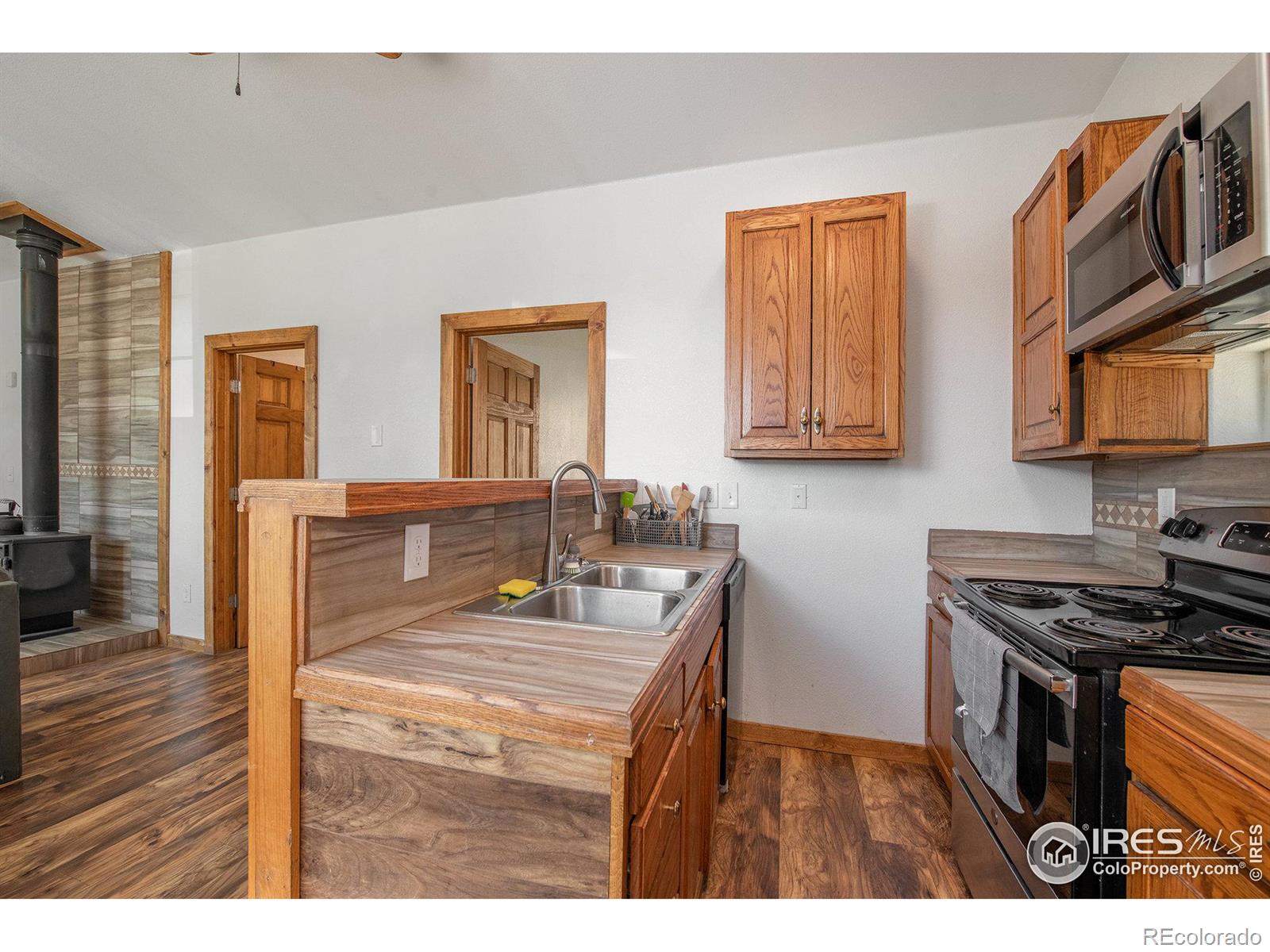 MLS Image #6 for 1368  dunraven glade road,glen haven, Colorado