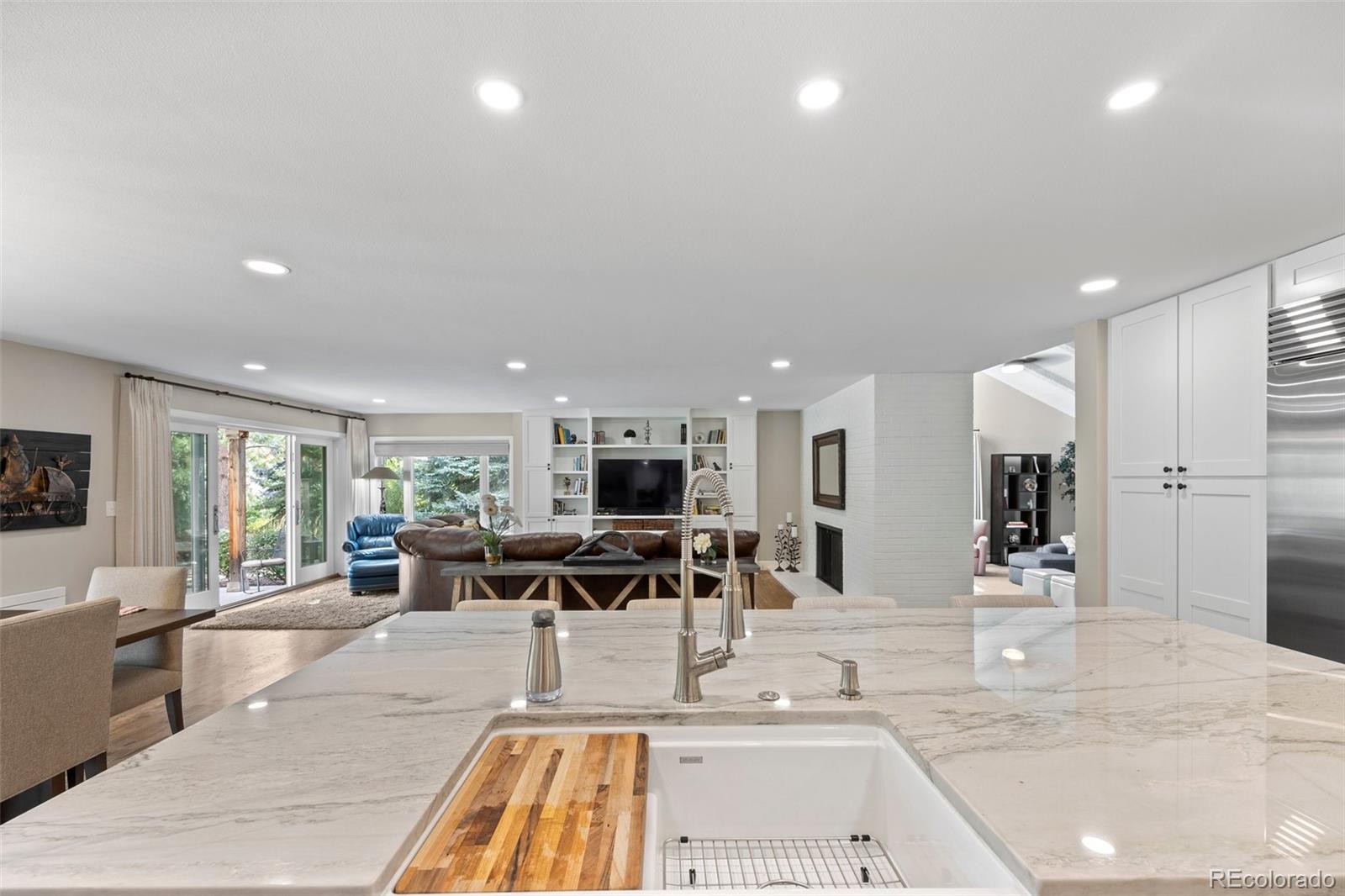 MLS Image #11 for 560  front range road,littleton, Colorado