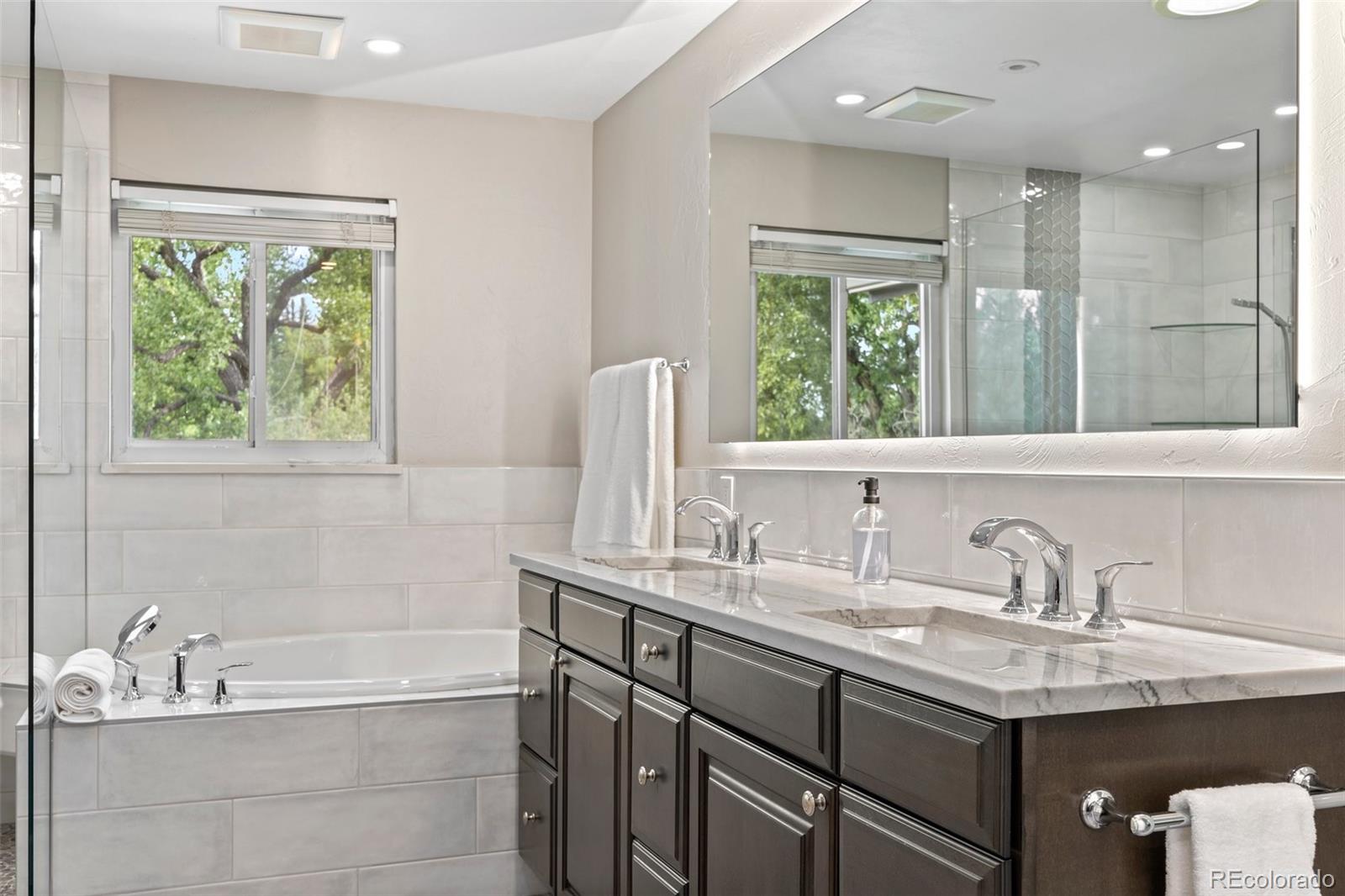 MLS Image #25 for 560  front range road,littleton, Colorado