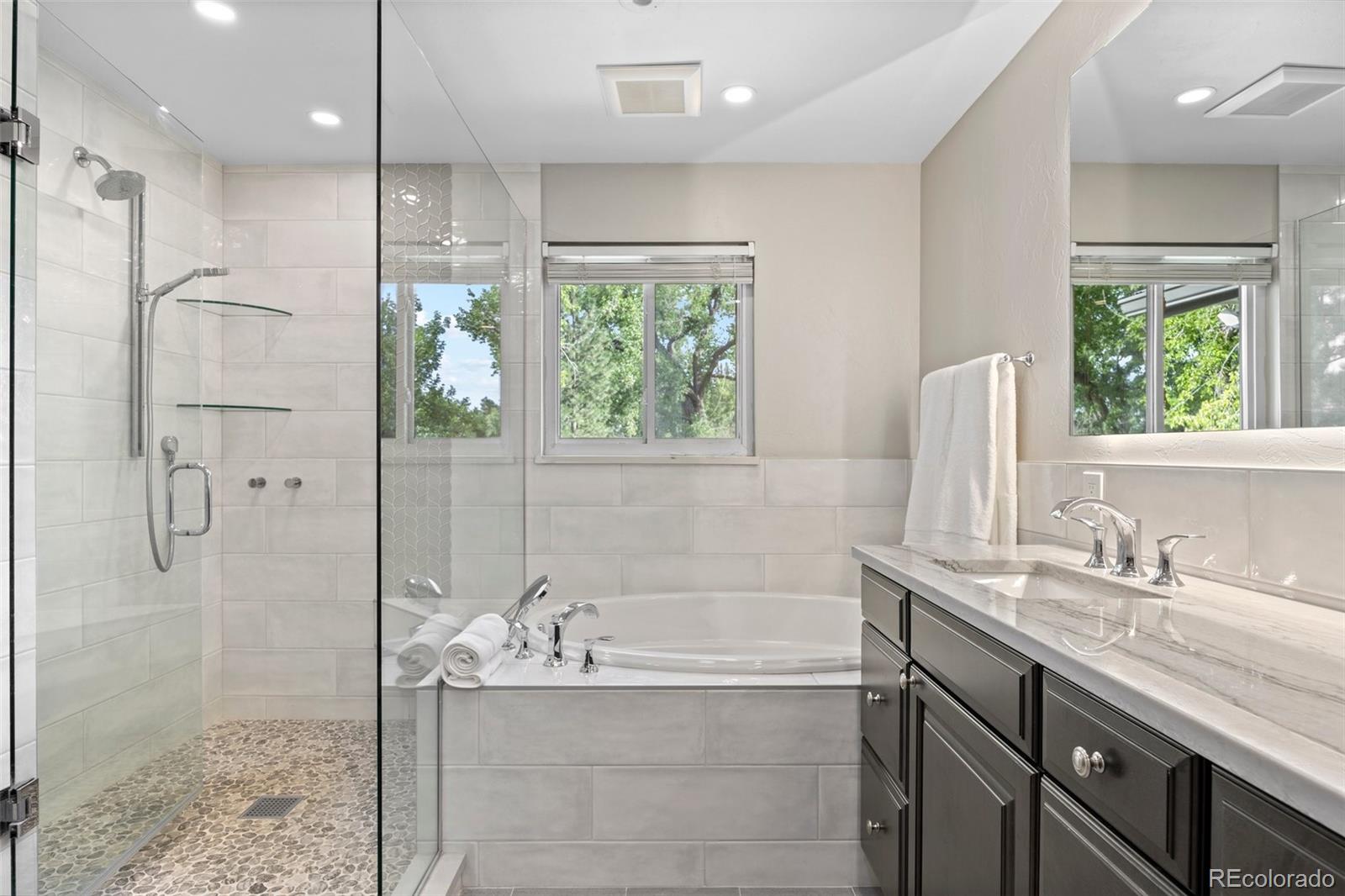 MLS Image #26 for 560  front range road,littleton, Colorado