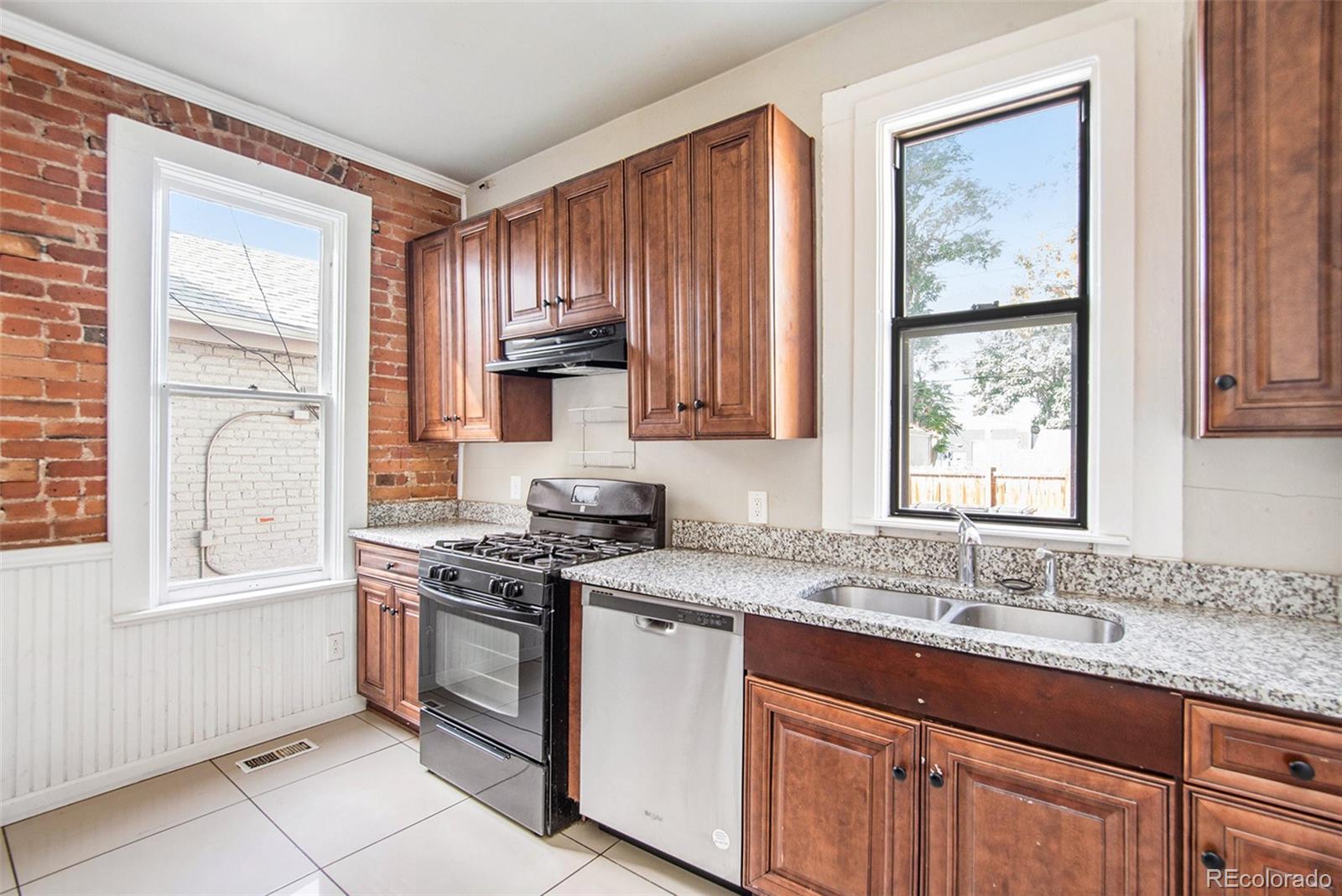 MLS Image #6 for 735  kalamath street,denver, Colorado