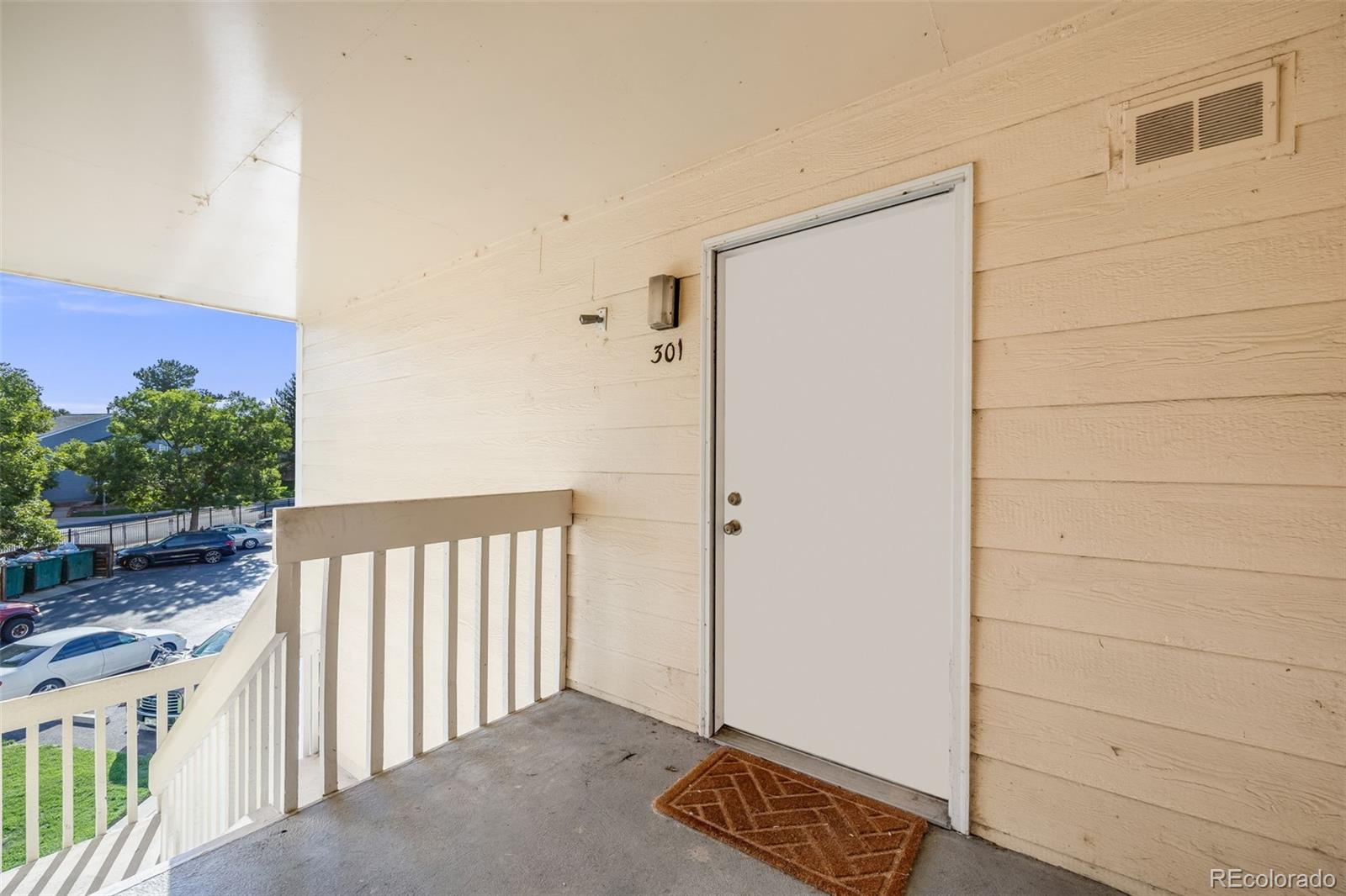 MLS Image #3 for 12490 e cornell avenue,aurora, Colorado