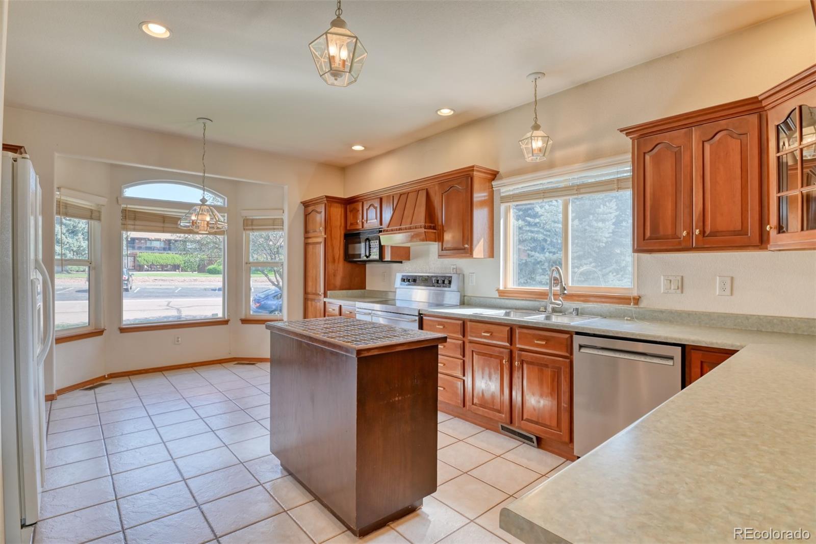 MLS Image #8 for 473  valley hi circle,colorado springs, Colorado