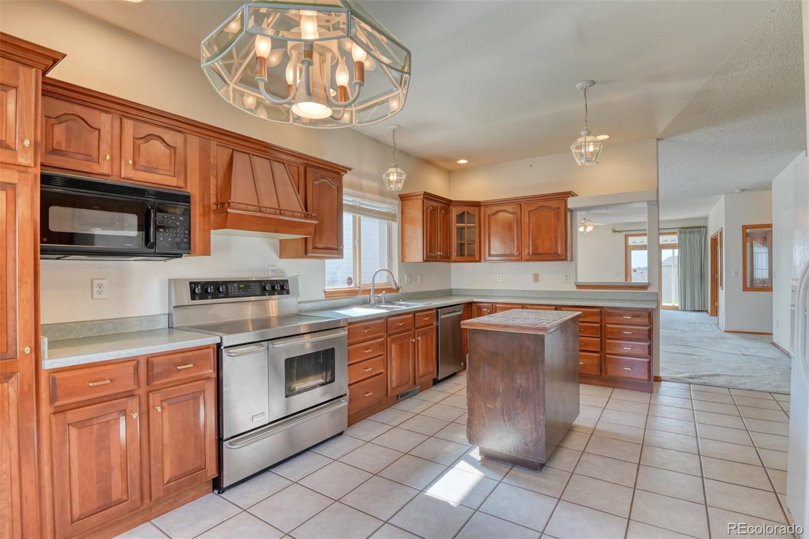 MLS Image #9 for 473  valley hi circle,colorado springs, Colorado