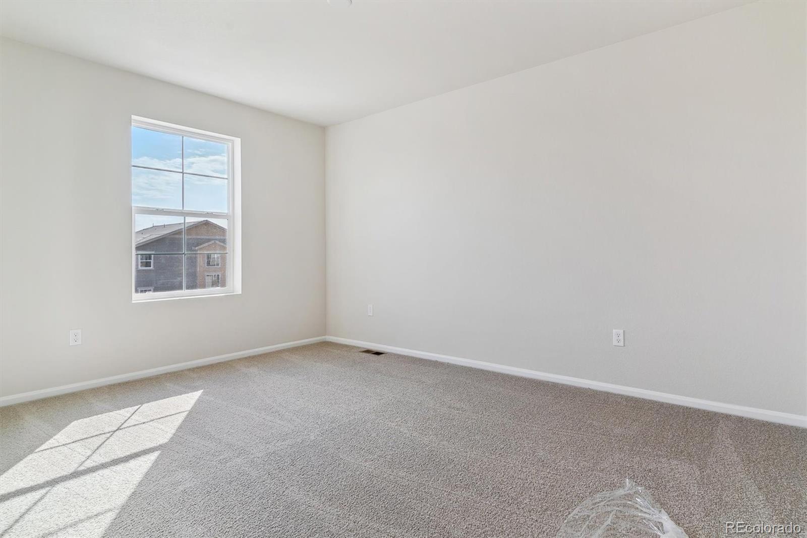 MLS Image #18 for 25075 e 41st avenue,aurora, Colorado