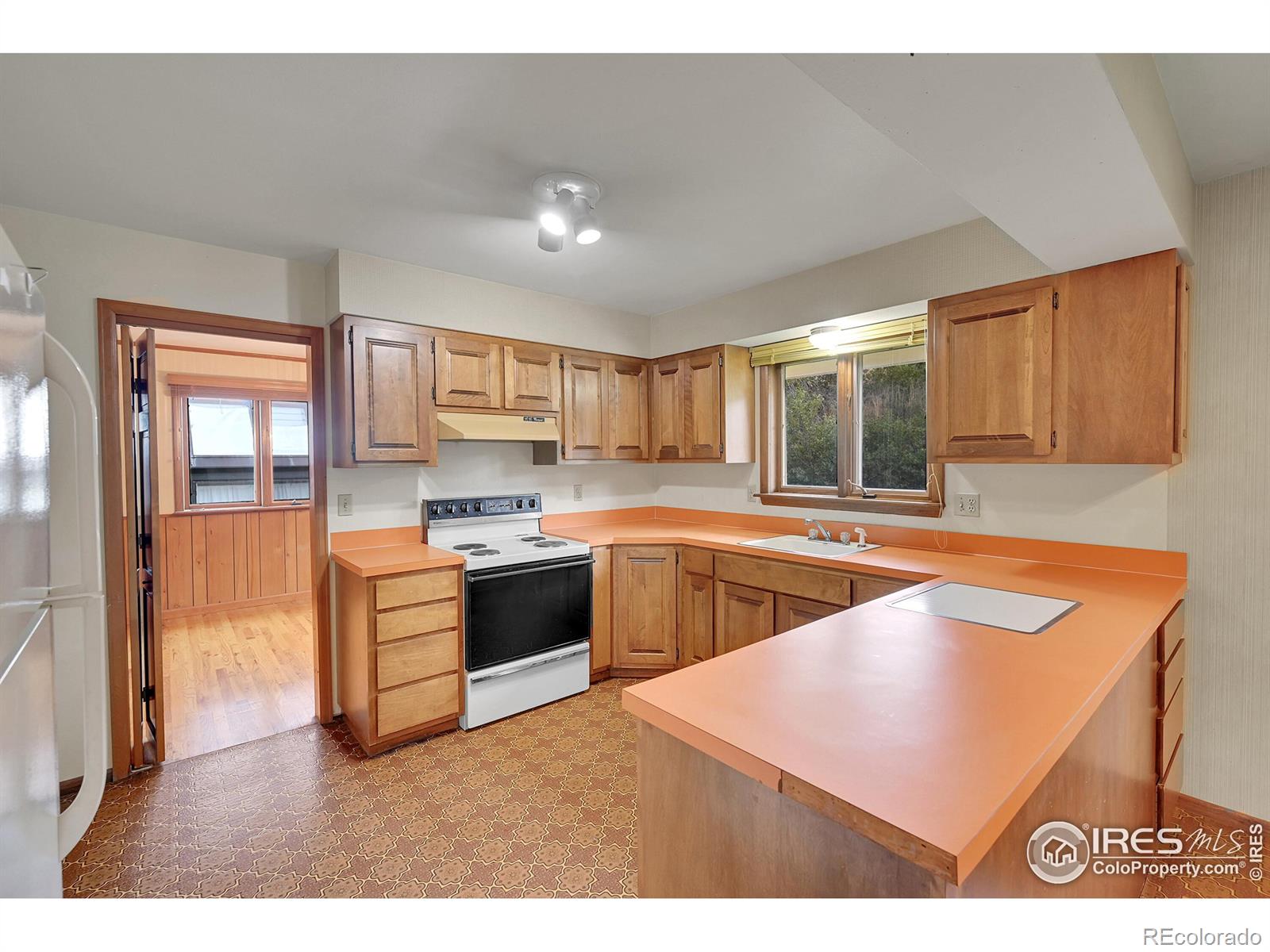 MLS Image #5 for 1304  westridge drive,loveland, Colorado