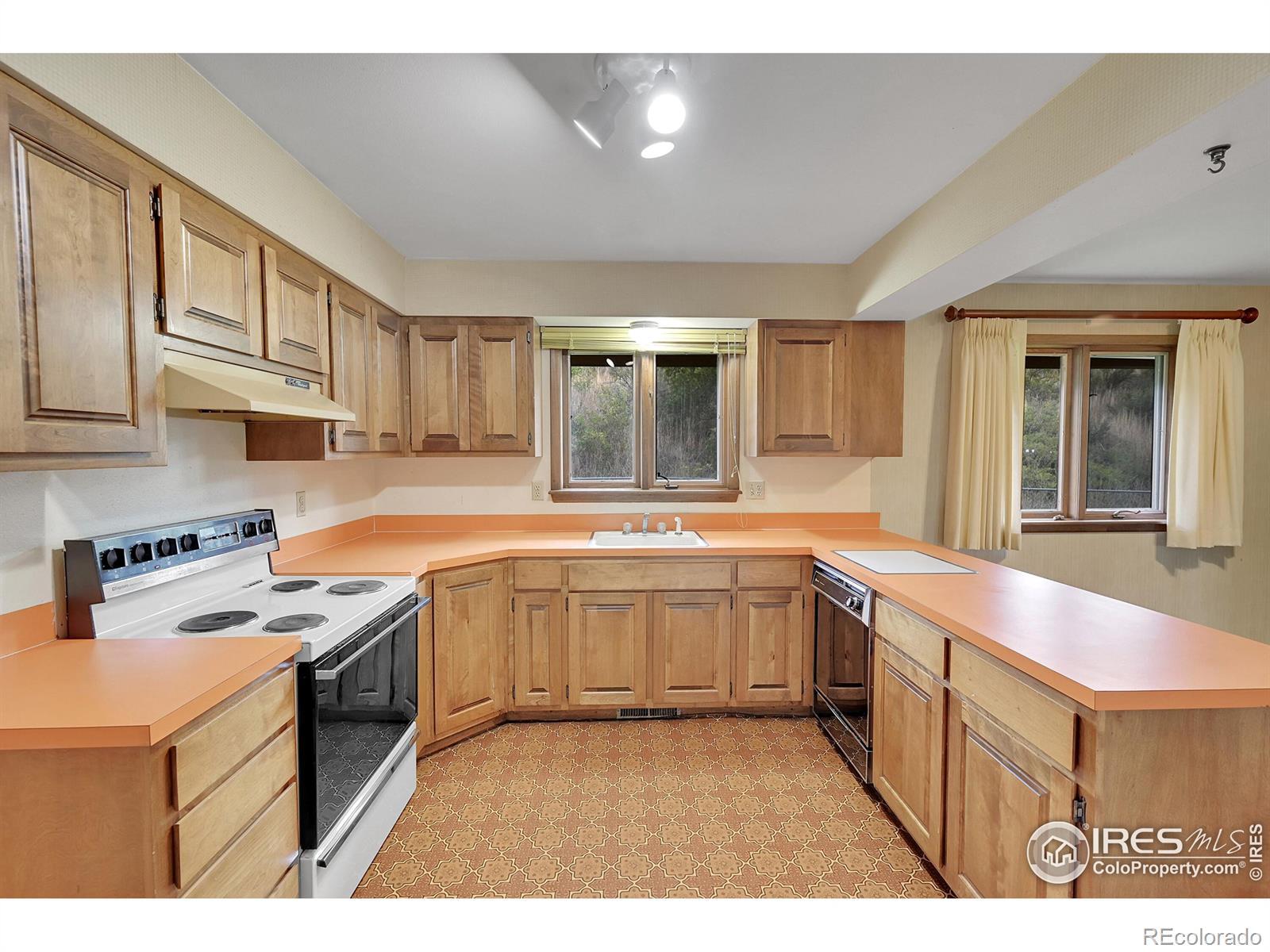 MLS Image #7 for 1304  westridge drive,loveland, Colorado