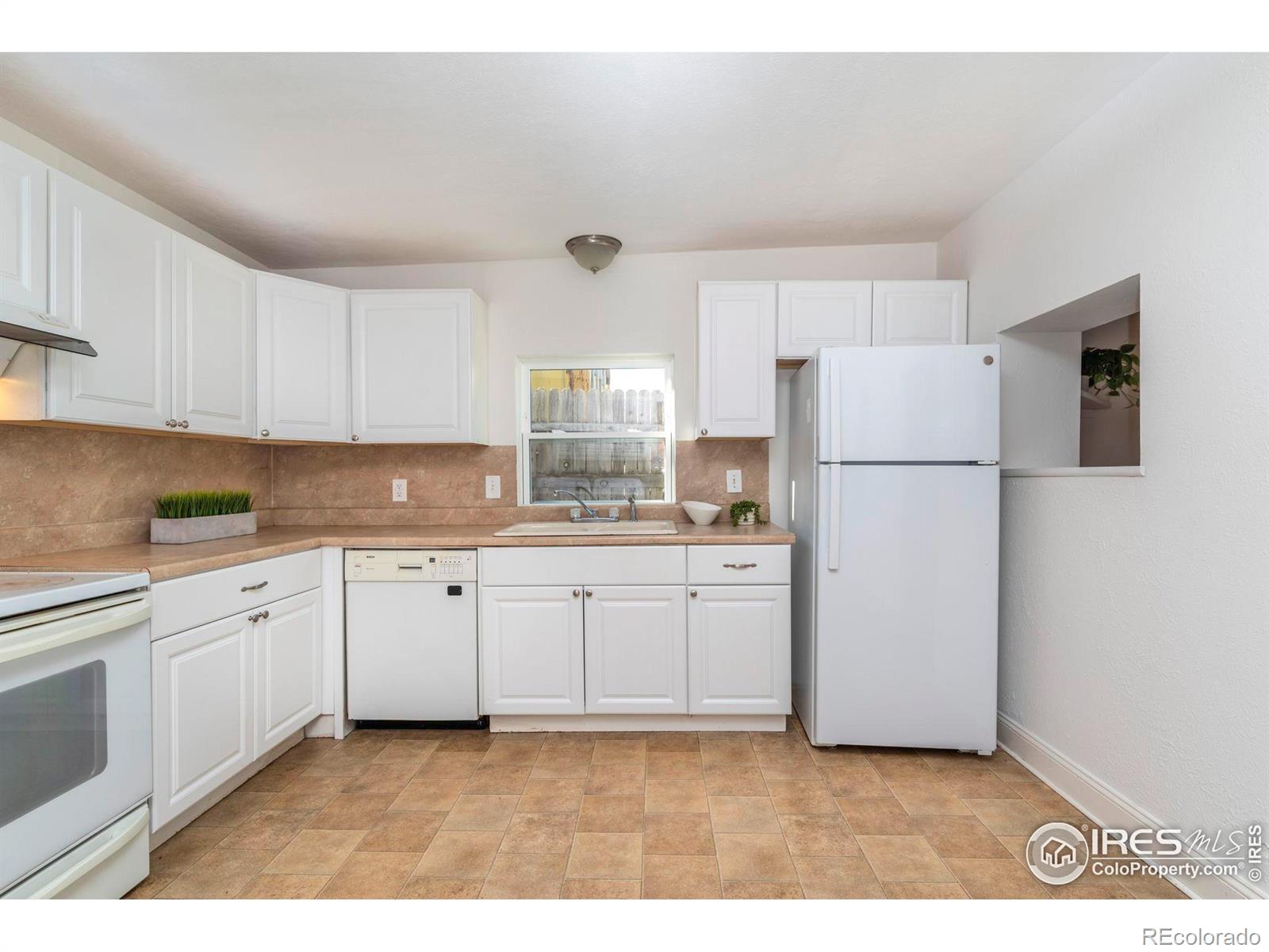 MLS Image #10 for 1012  coffman street,longmont, Colorado