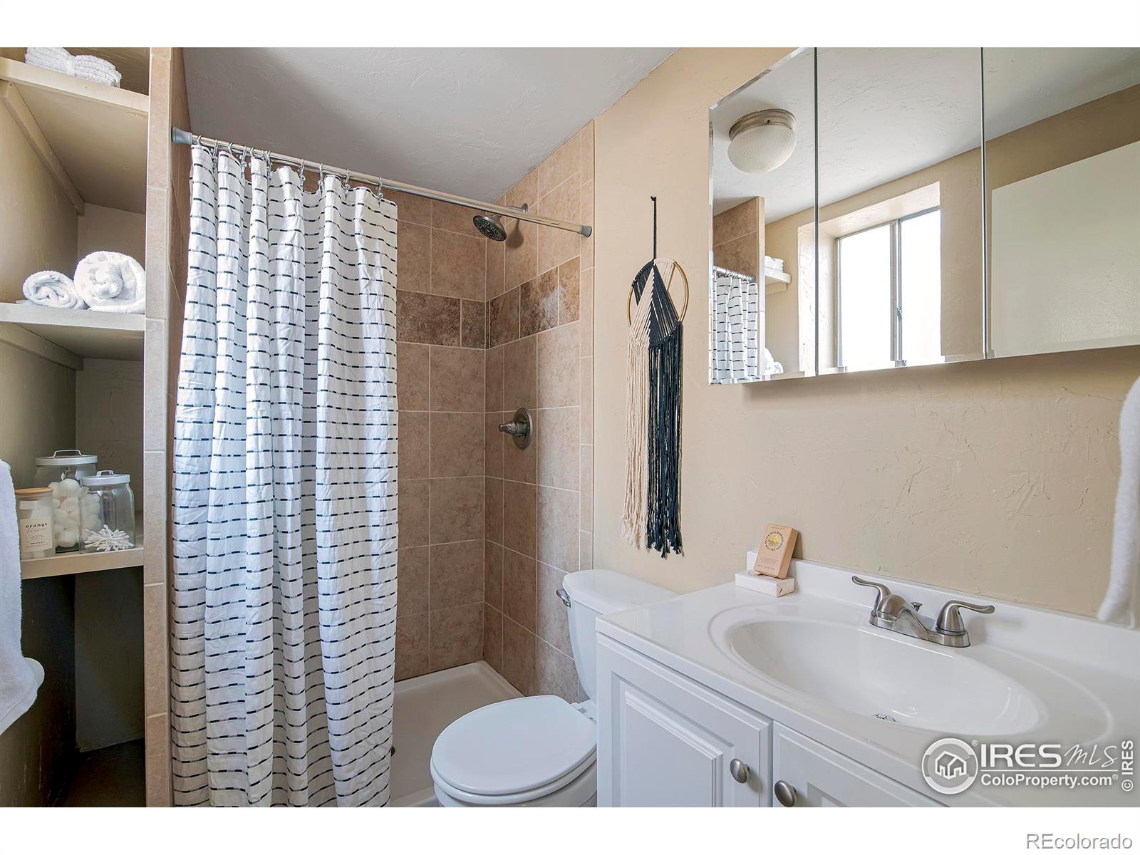 MLS Image #11 for 65 n clarkson street,denver, Colorado