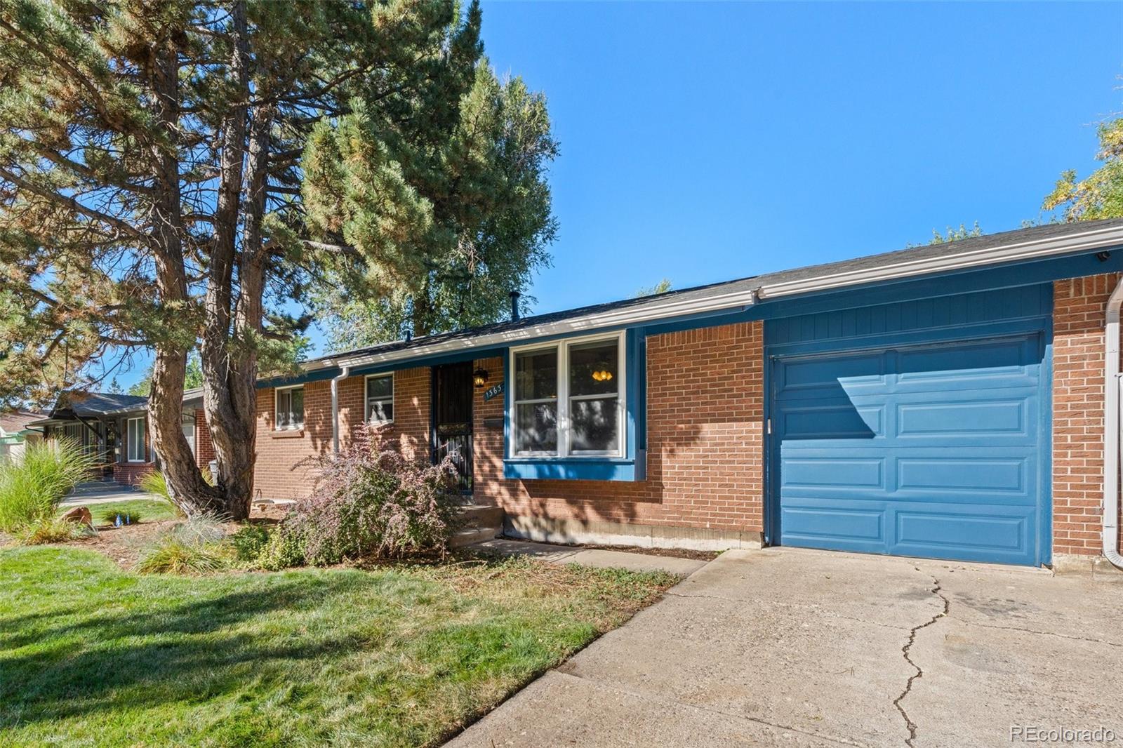 MLS Image #4 for 1363 s niagara street,denver, Colorado