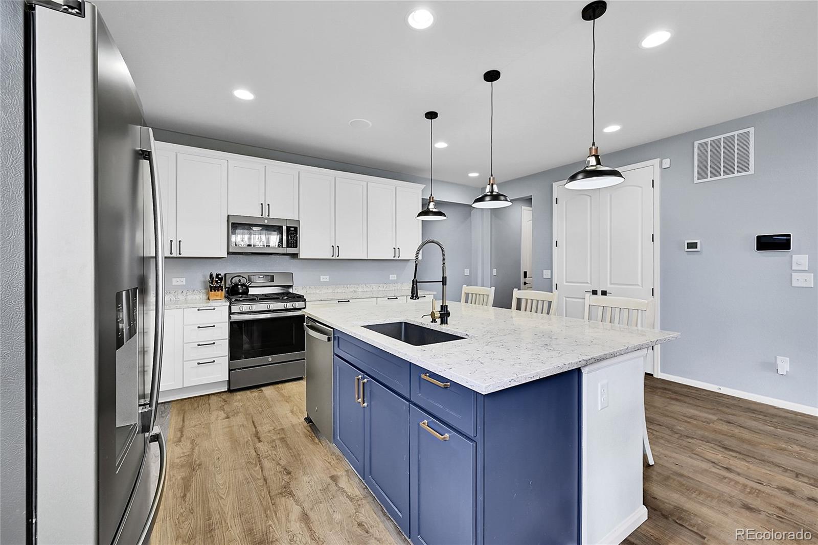 MLS Image #14 for 284 s titus street,aurora, Colorado