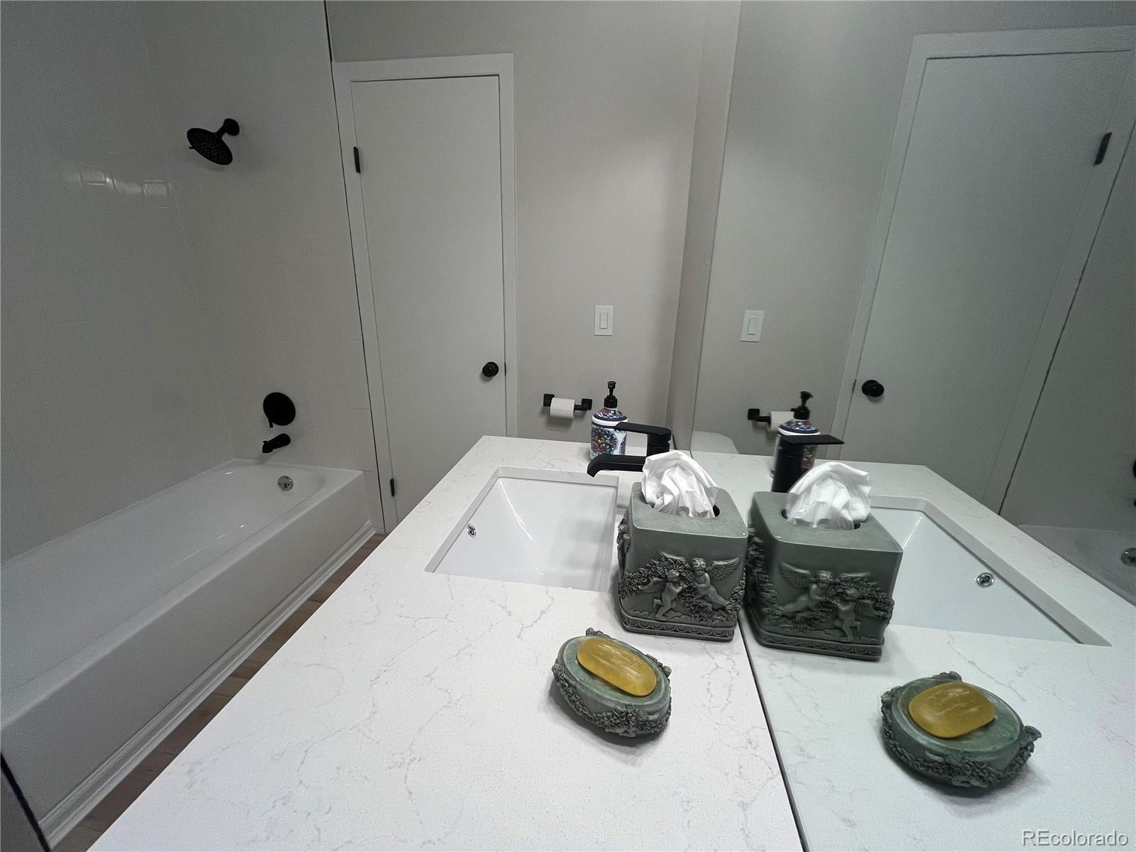 MLS Image #14 for 865 s quebec street,denver, Colorado