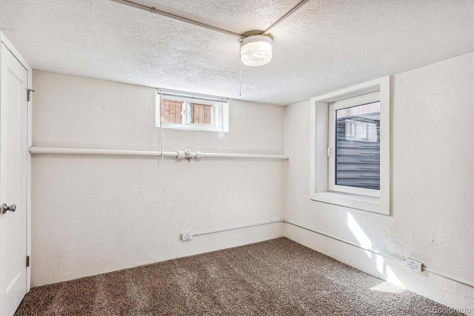 MLS Image #17 for 1543 n willow street,denver, Colorado