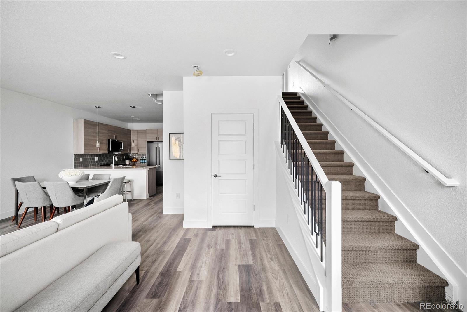 MLS Image #6 for 6967 e lowry boulevard,denver, Colorado