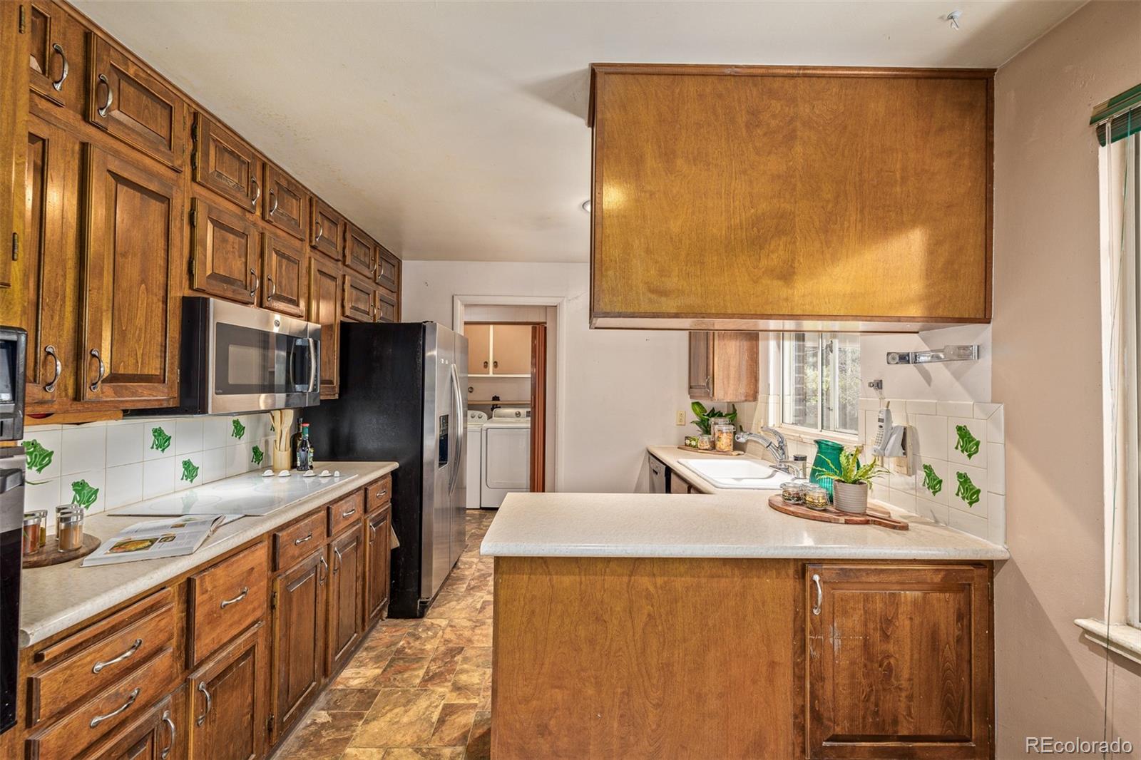 MLS Image #12 for 2519 s krameria street,denver, Colorado