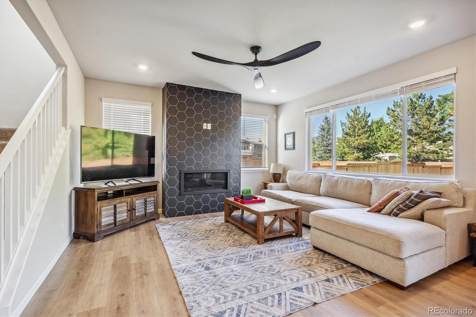 MLS Image #2 for 33  acorn creek court,longmont, Colorado