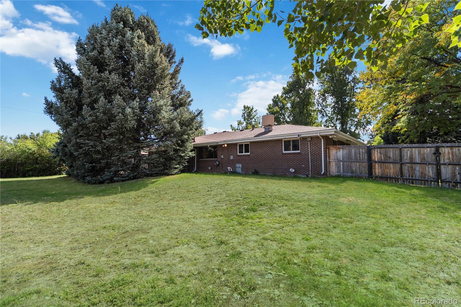 MLS Image #36 for 390 s poplar way,denver, Colorado