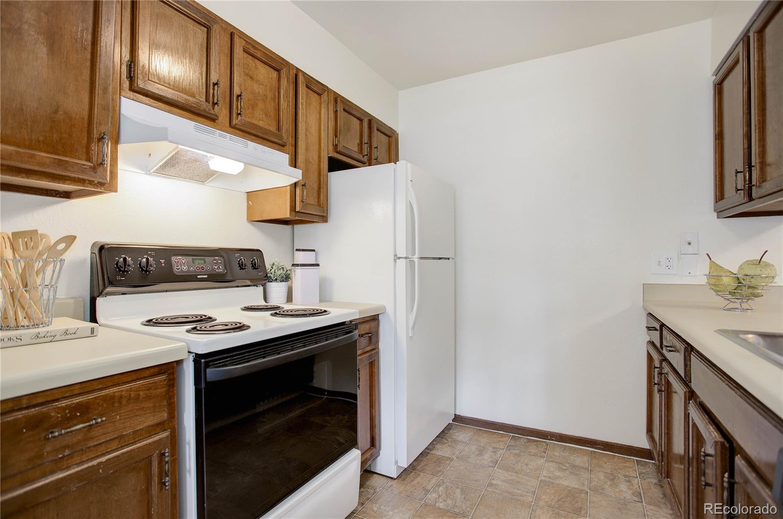 MLS Image #8 for 7665 e eastman avenue,denver, Colorado