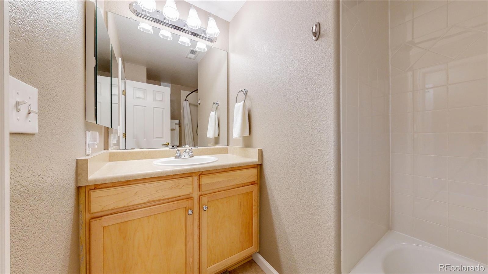 MLS Image #10 for 7180 s wenatchee way,aurora, Colorado