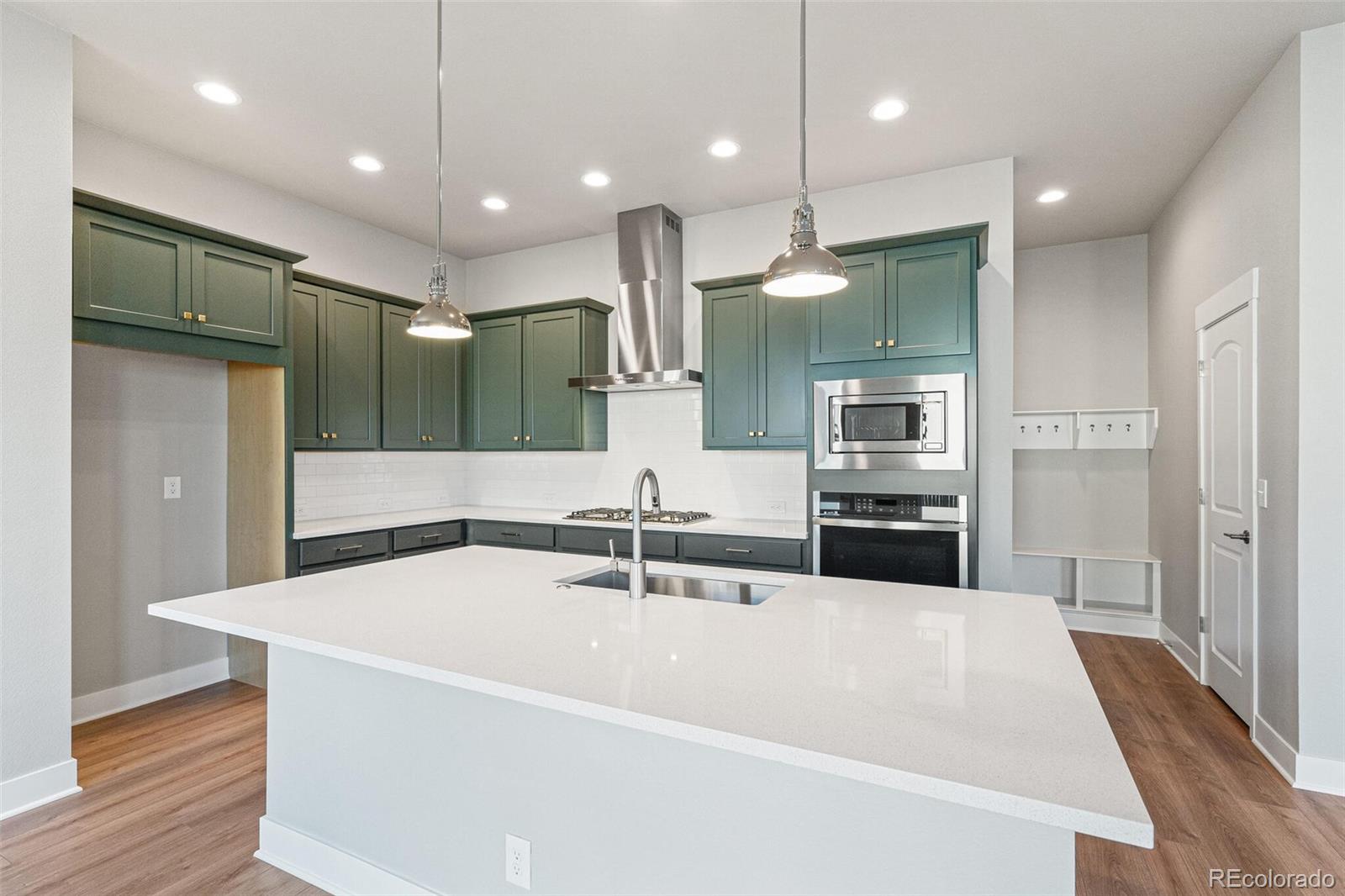 MLS Image #16 for 21127 e 62nd drive,aurora, Colorado
