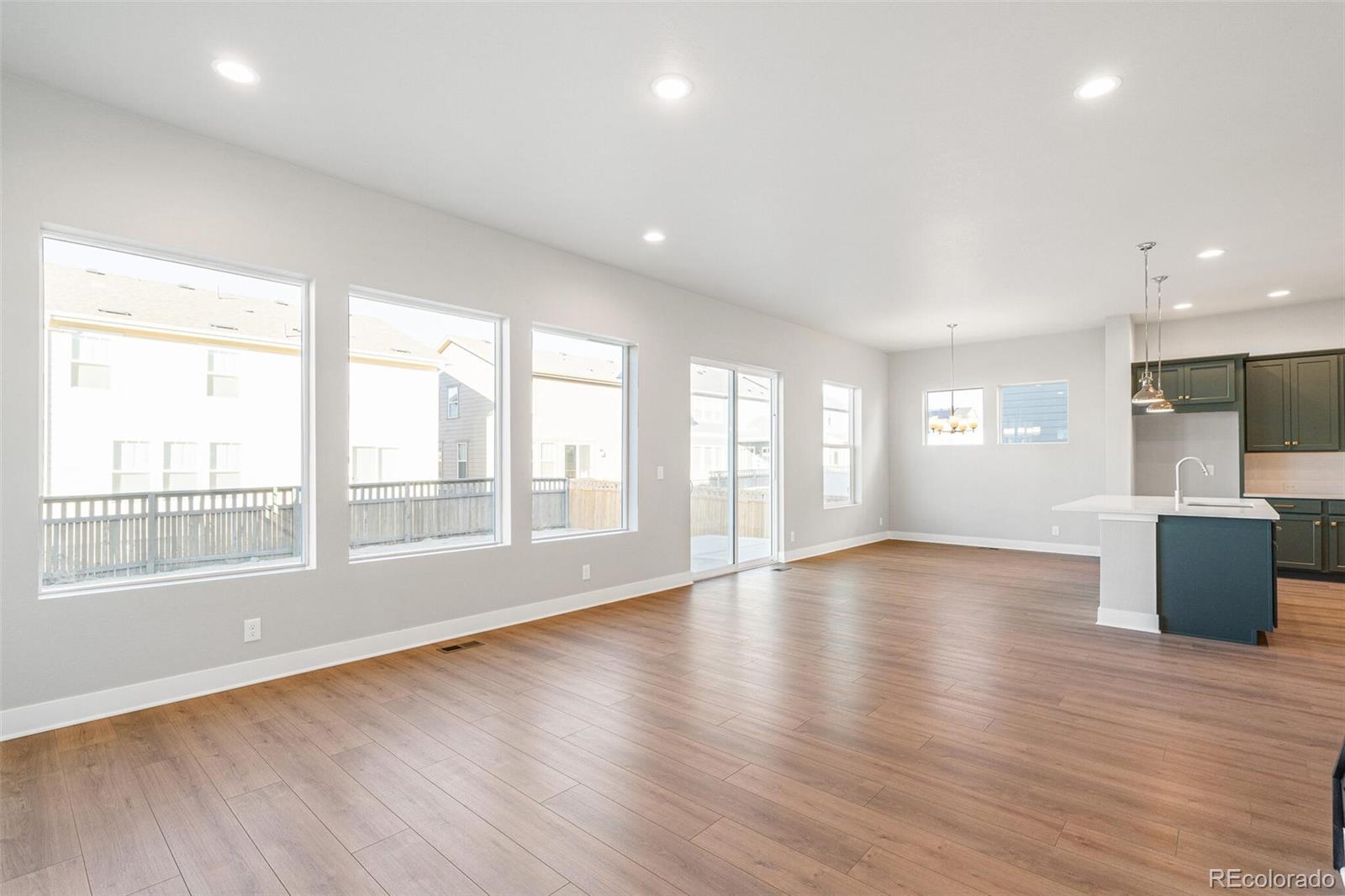 MLS Image #8 for 21127 e 62nd drive,aurora, Colorado