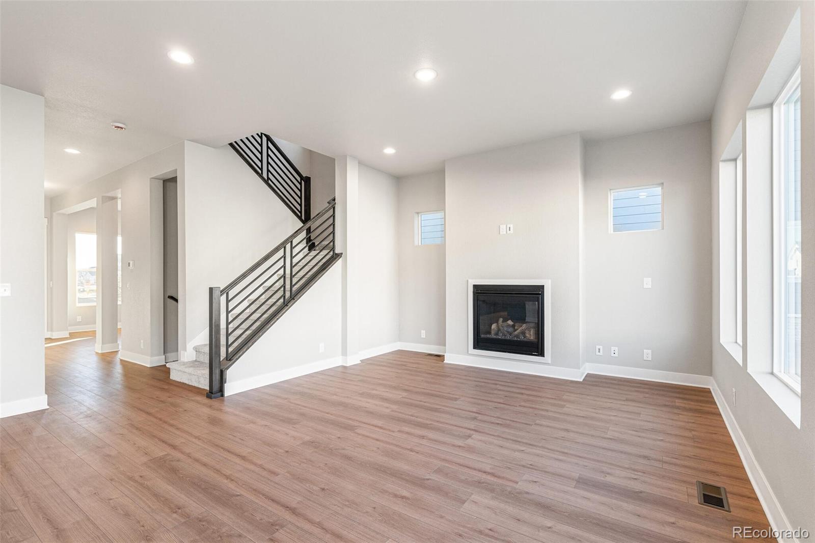 MLS Image #9 for 21127 e 62nd drive,aurora, Colorado