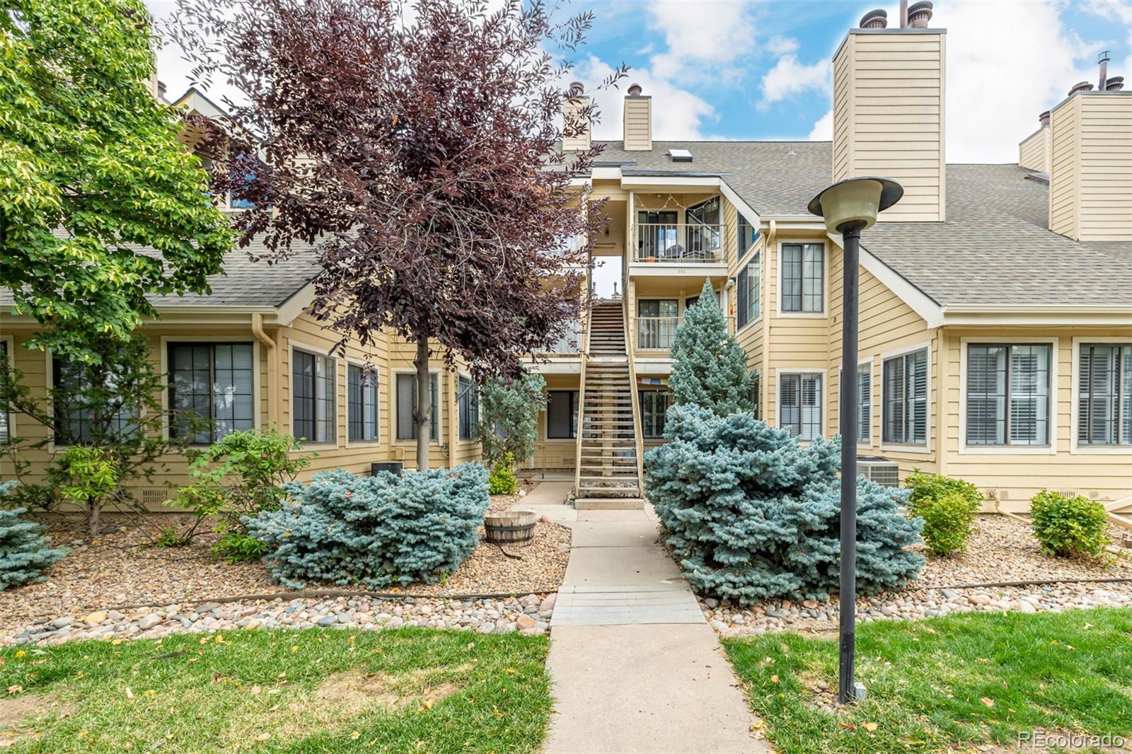 MLS Image #2 for 930 s dahlia street,denver, Colorado