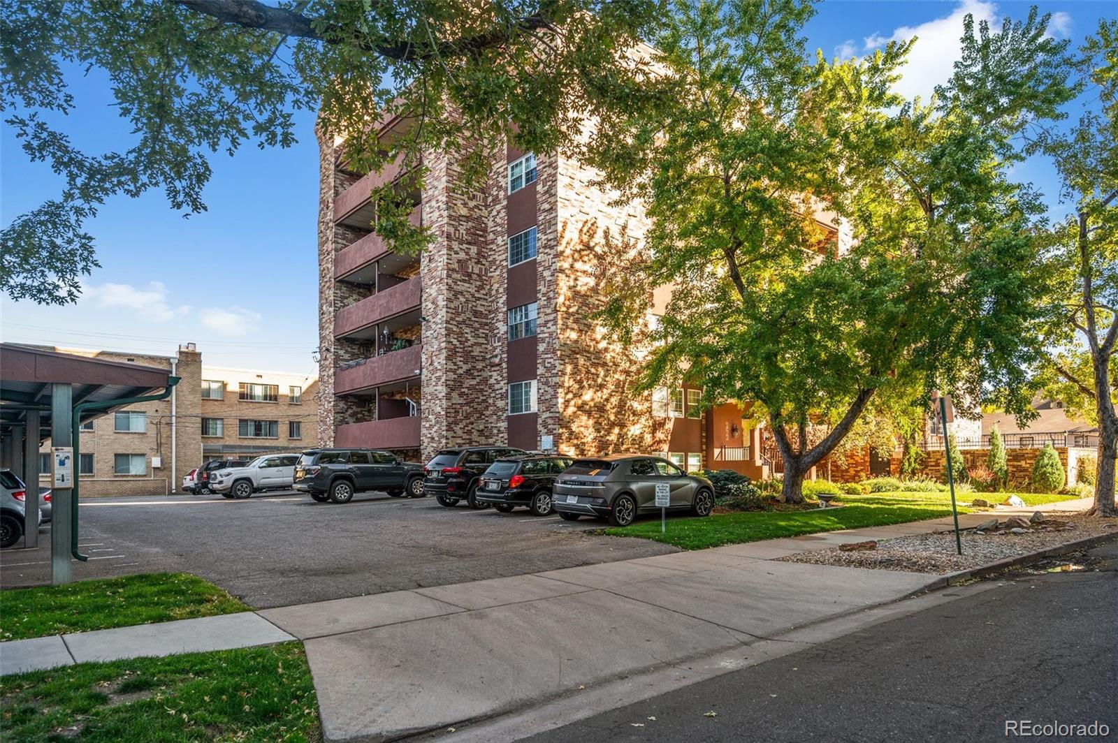 MLS Image #22 for 252 n pennsylvania street,denver, Colorado