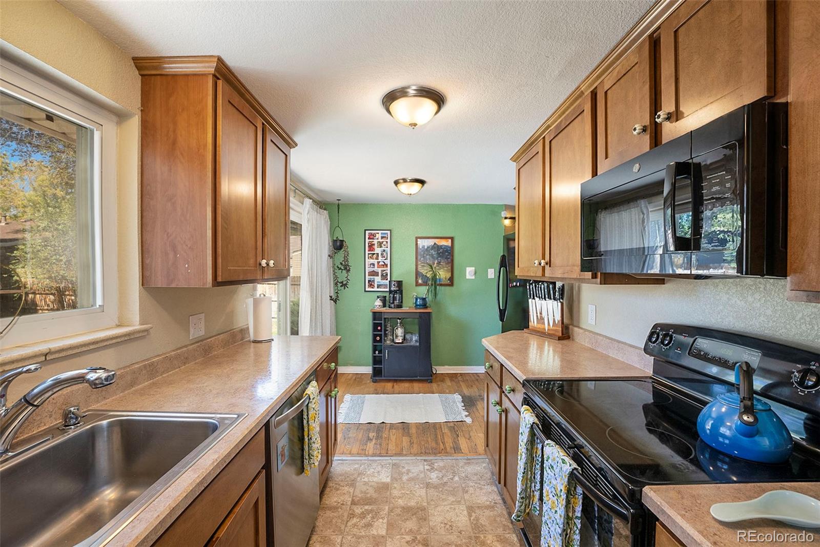 MLS Image #10 for 1409 s knox court,denver, Colorado