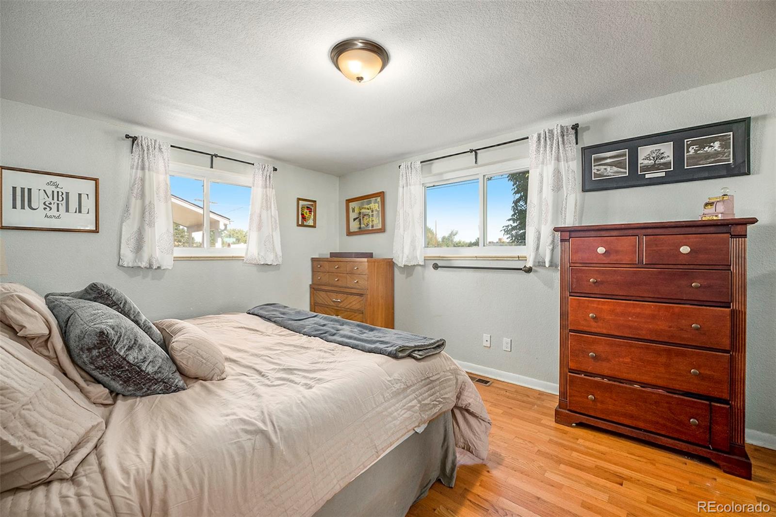 MLS Image #12 for 1409 s knox court,denver, Colorado