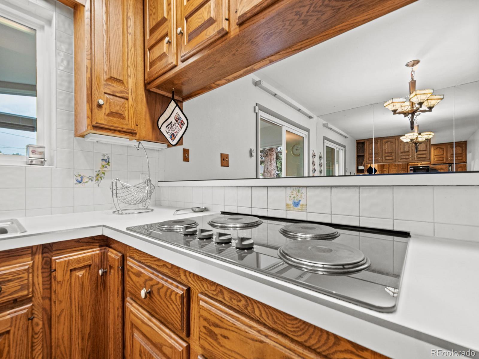 MLS Image #10 for 6507 s acoma street,littleton, Colorado