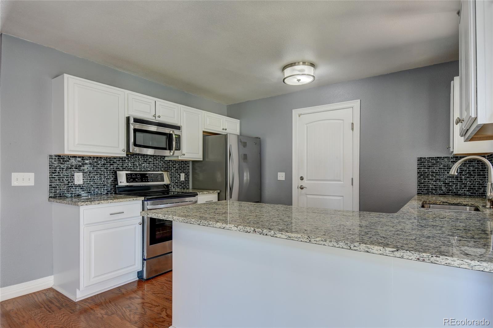 MLS Image #9 for 1723 s waco street,aurora, Colorado