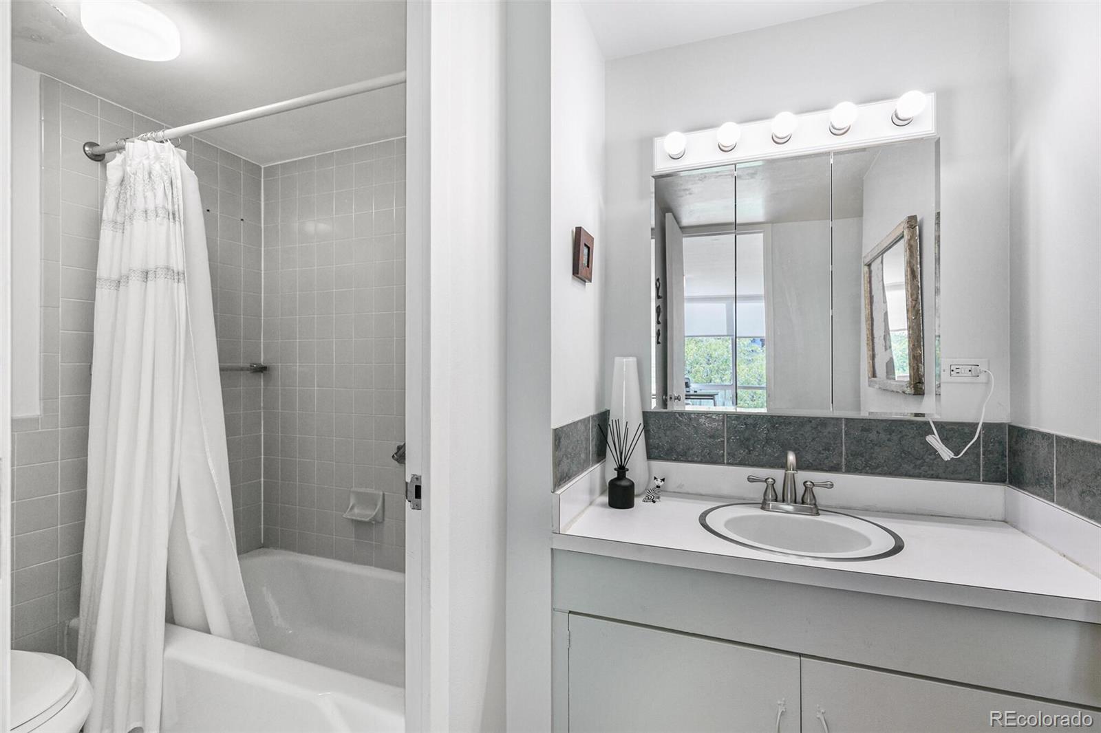 MLS Image #19 for 3100 e cherry creek south drive,denver, Colorado