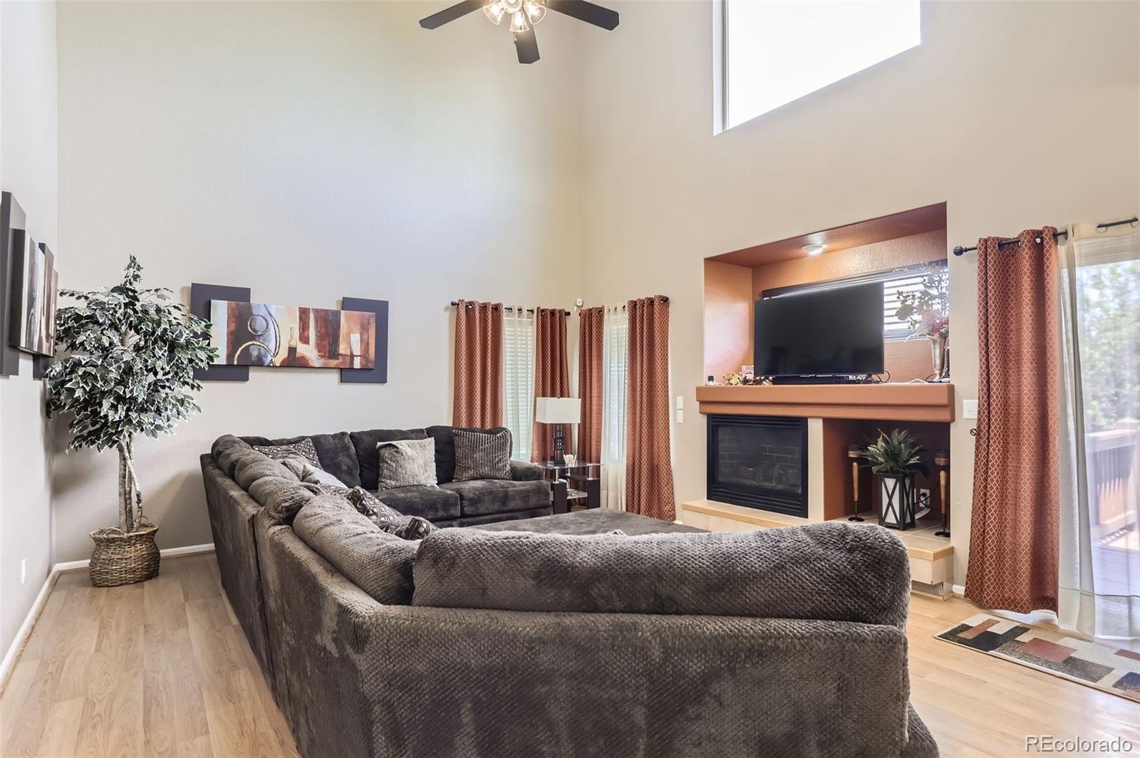 MLS Image #11 for 20363 e 48th place,denver, Colorado