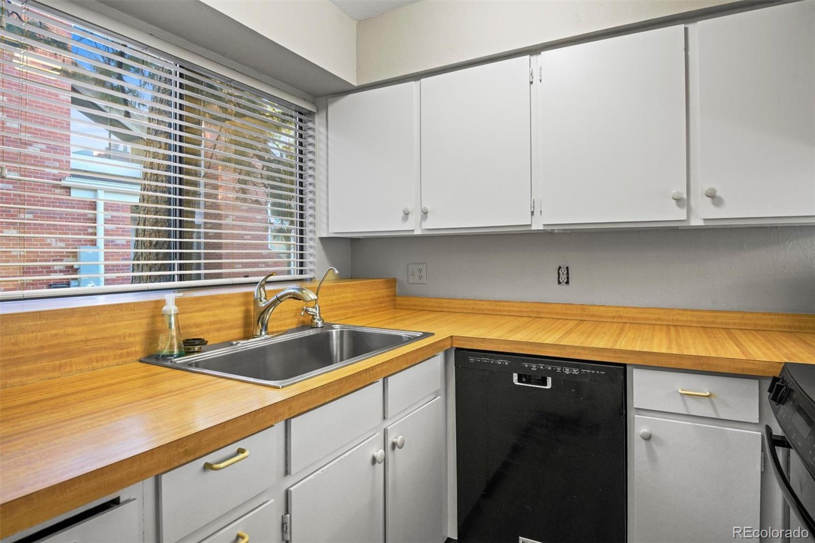MLS Image #9 for 11622 e cedar avenue,aurora, Colorado