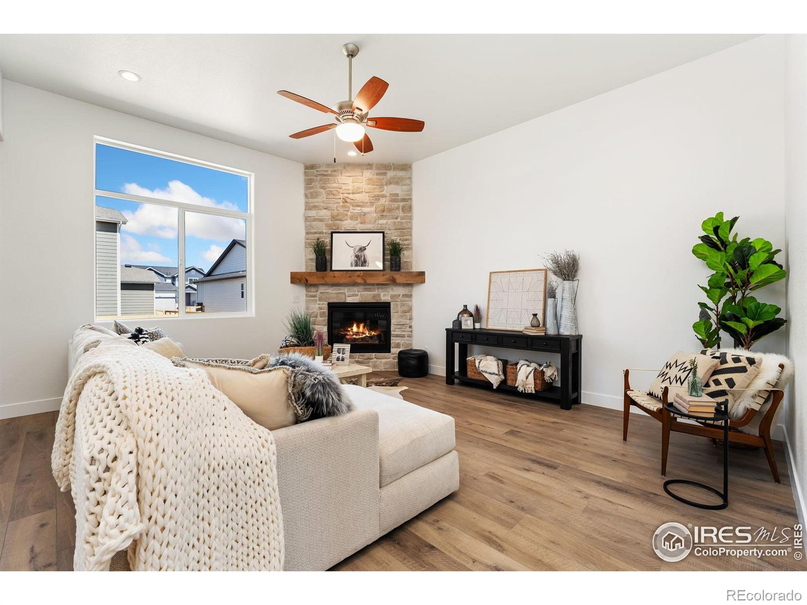 MLS Image #12 for 838  loess lane,windsor, Colorado