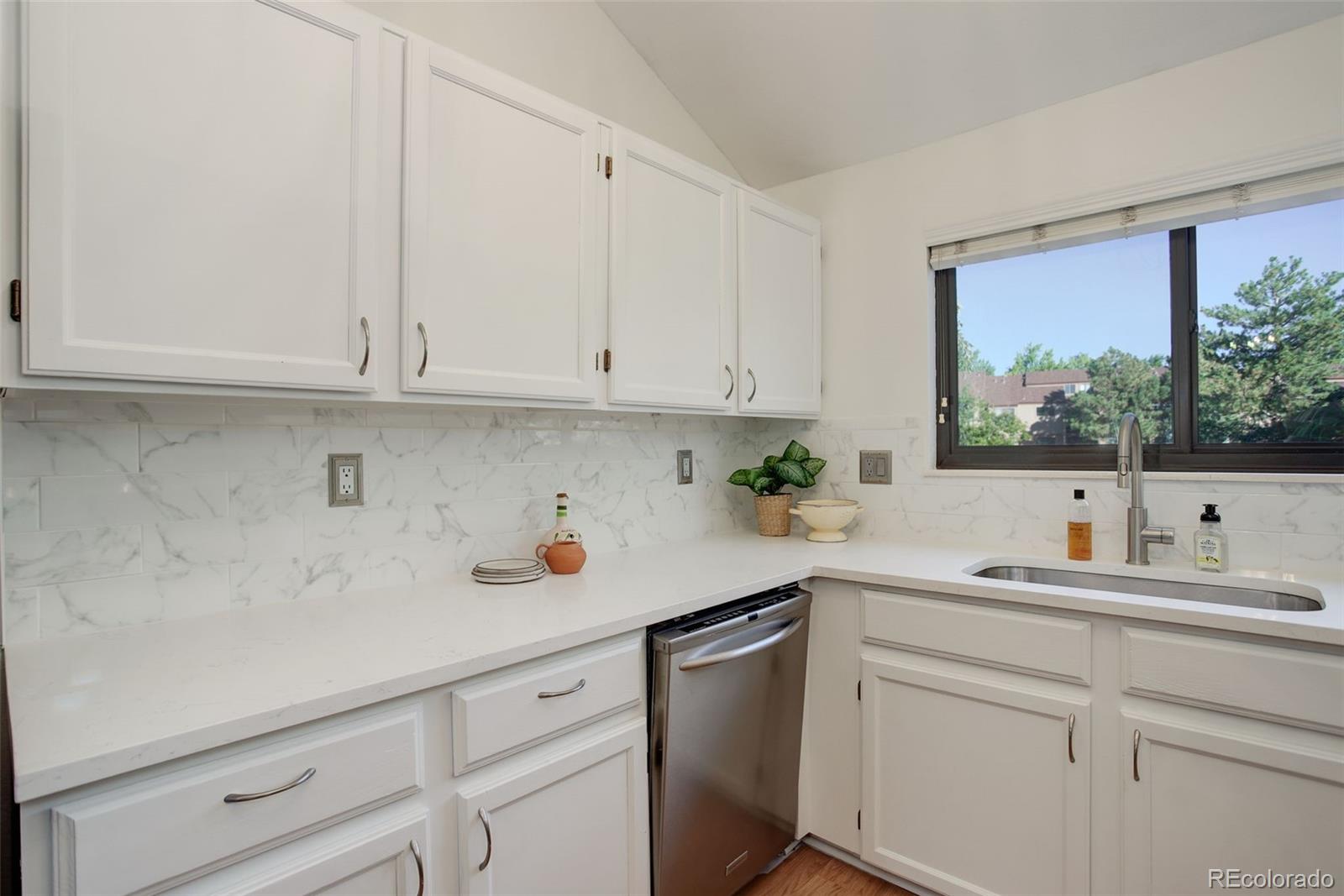 MLS Image #11 for 326  wright street 301,lakewood, Colorado