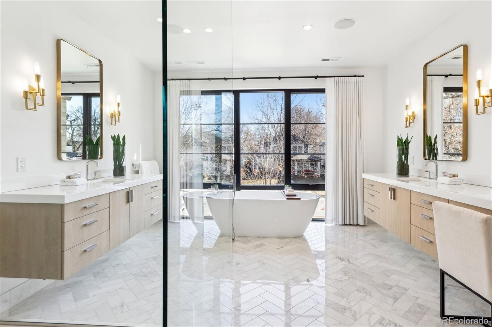 MLS Image #23 for 2475 s saint paul street,denver, Colorado