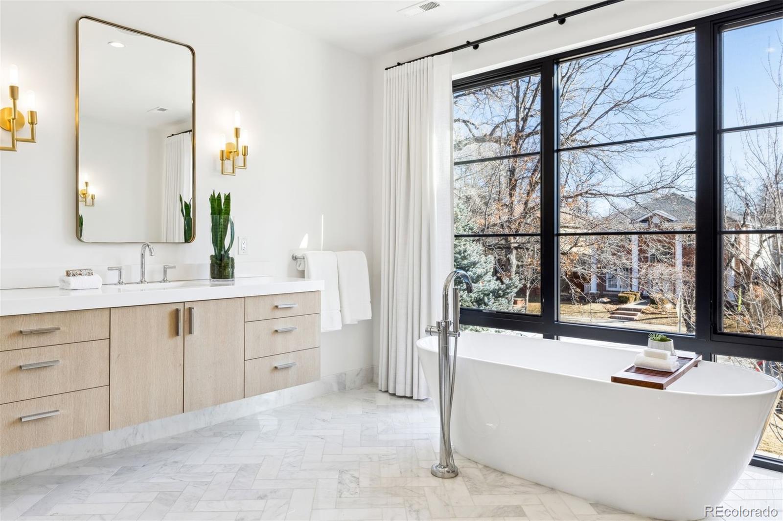 MLS Image #25 for 2475 s saint paul street,denver, Colorado