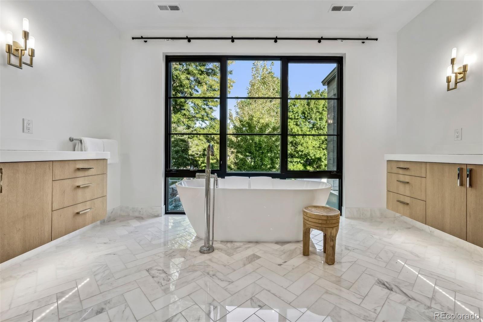 MLS Image #26 for 2475 s saint paul street,denver, Colorado