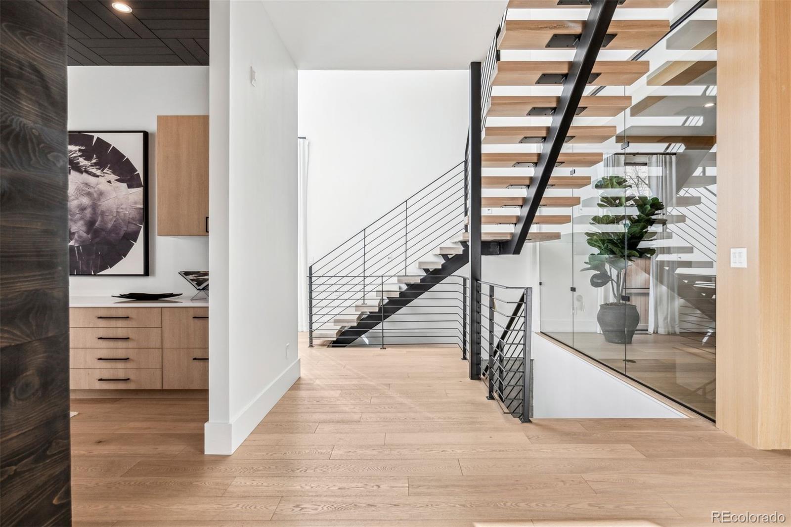 MLS Image #3 for 2475 s saint paul street,denver, Colorado