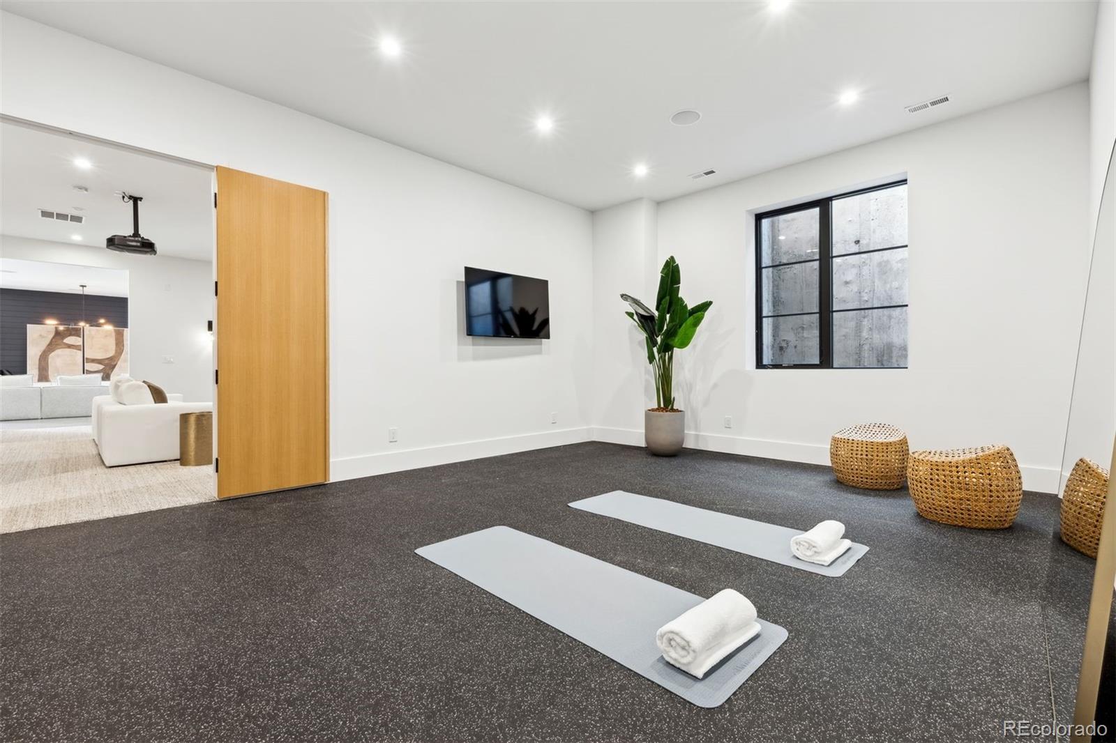 MLS Image #42 for 2475 s saint paul street,denver, Colorado