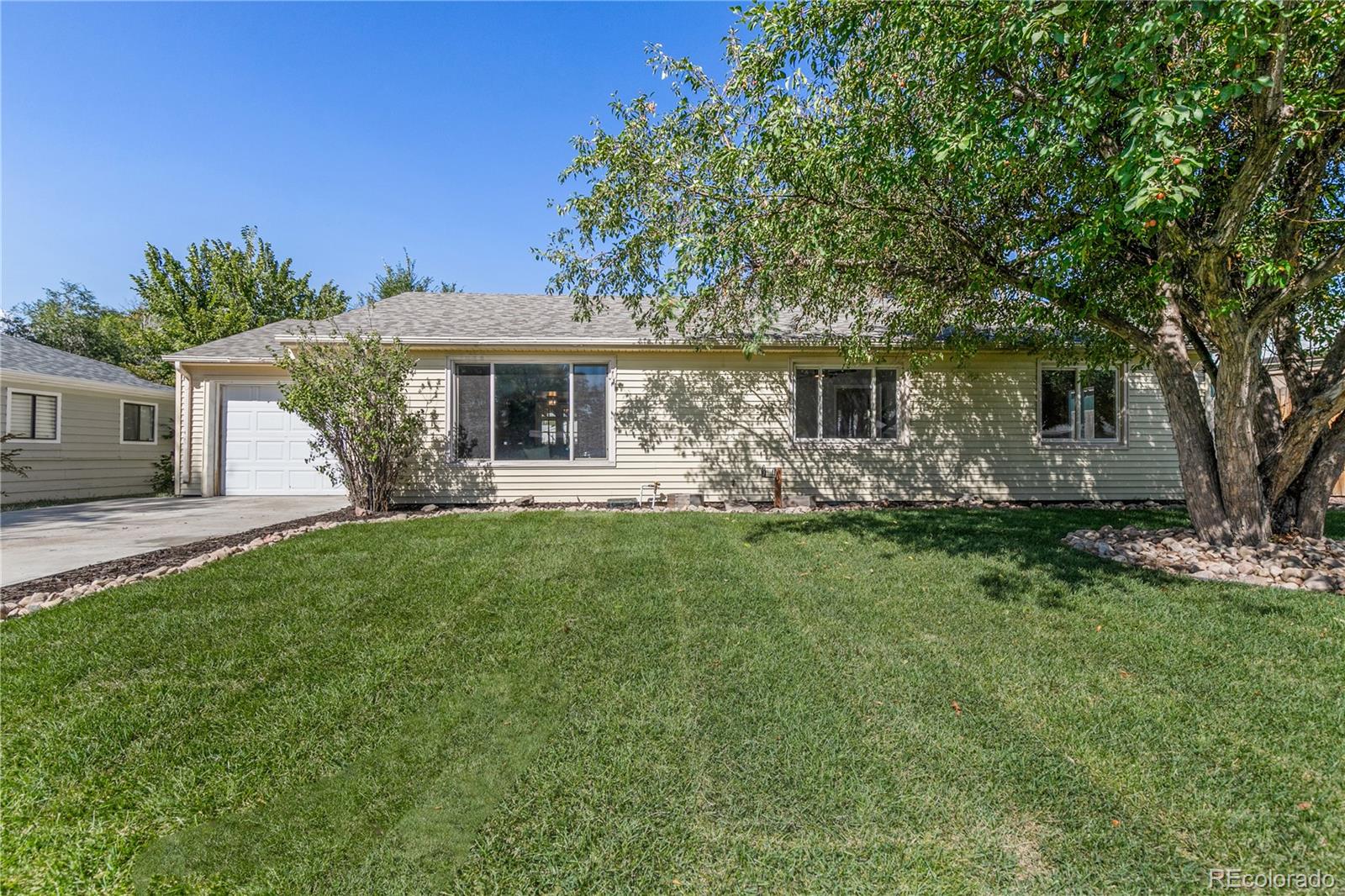 MLS Image #2 for 9927 e 7th avenue,aurora, Colorado
