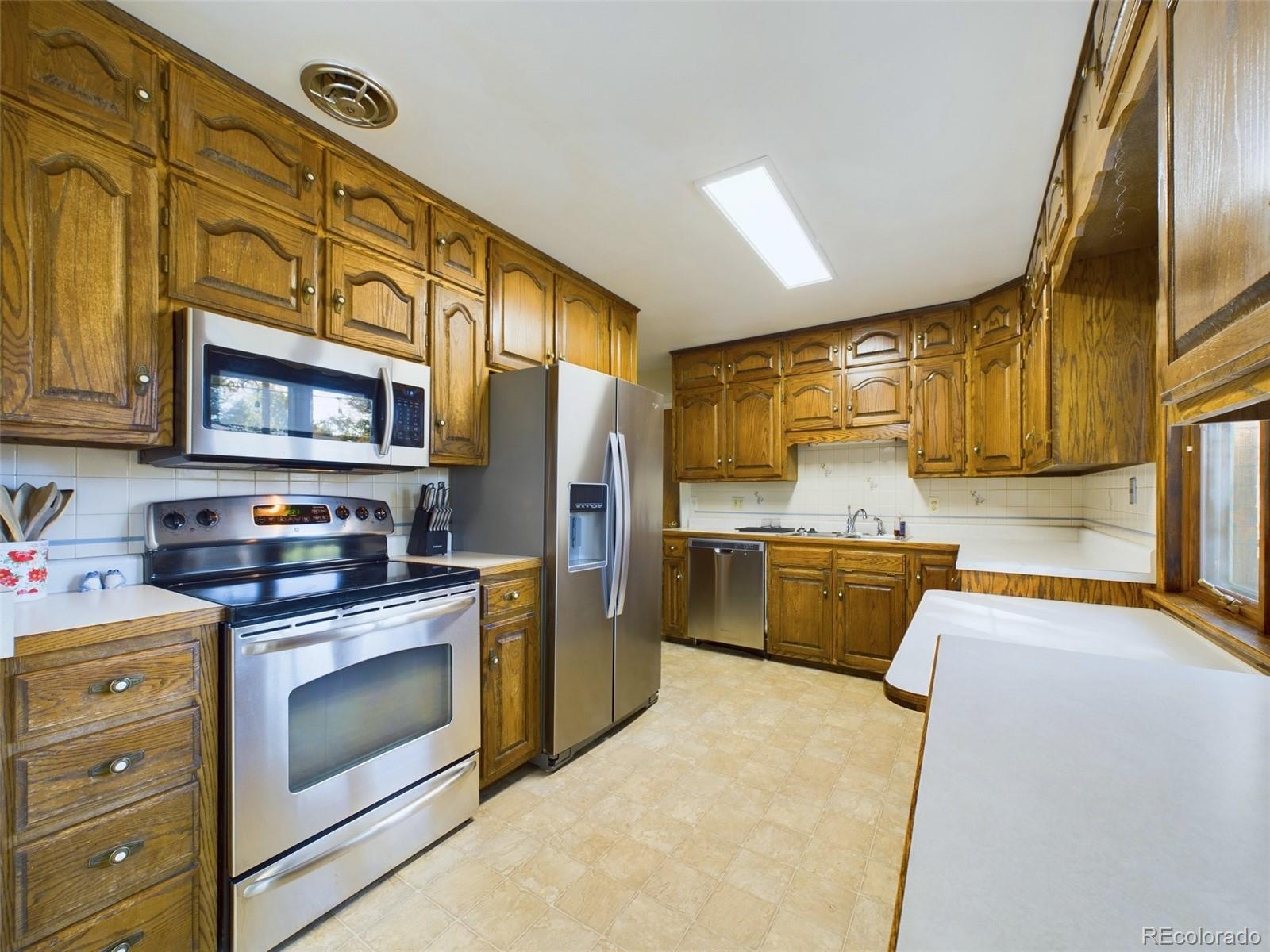 MLS Image #5 for 2857  jon street,colorado springs, Colorado