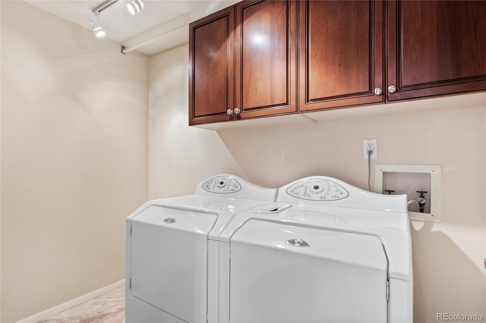 MLS Image #17 for 9860 e maplewood circle,englewood, Colorado