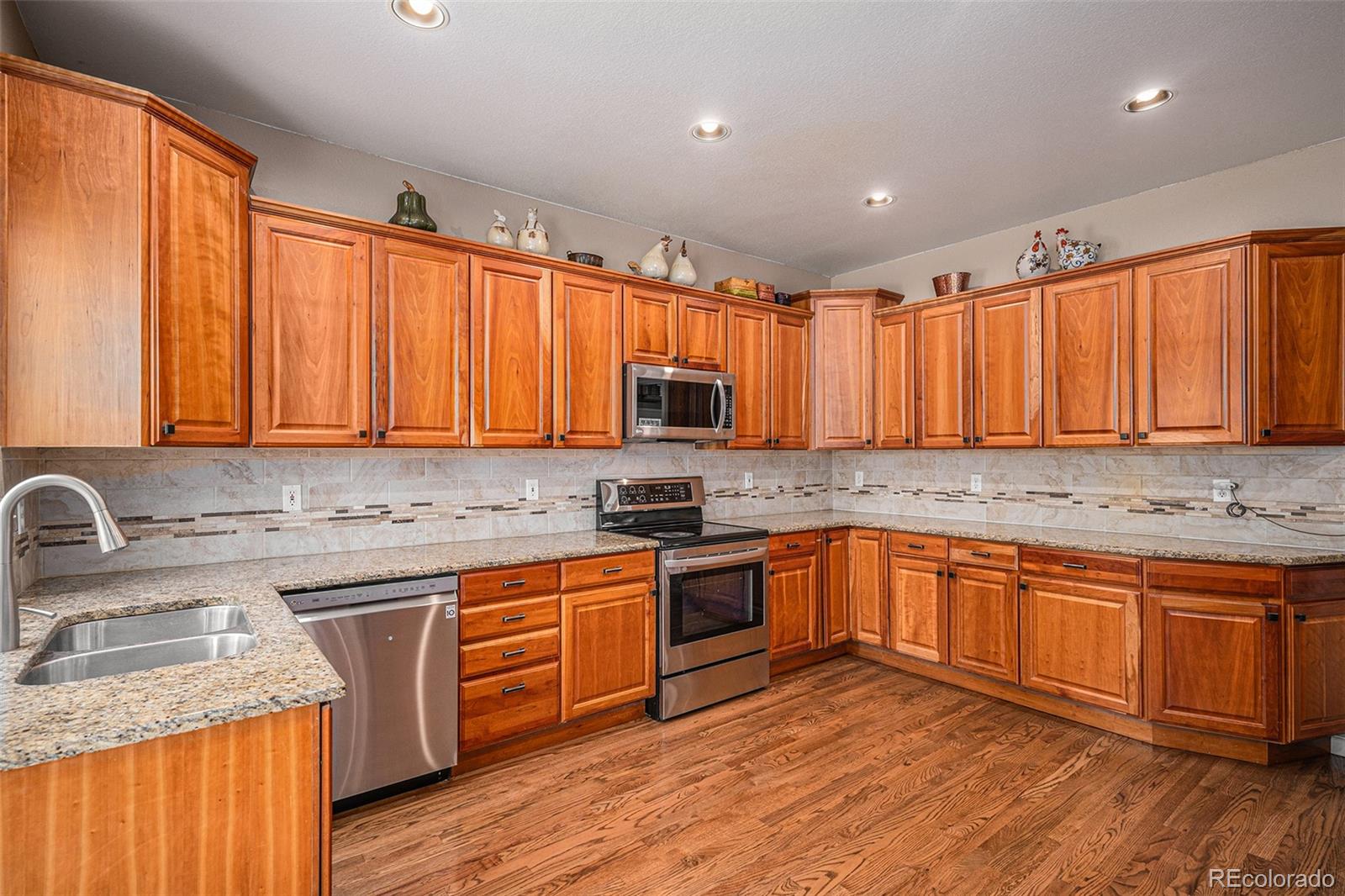 MLS Image #12 for 10821 e warren avenue,aurora, Colorado