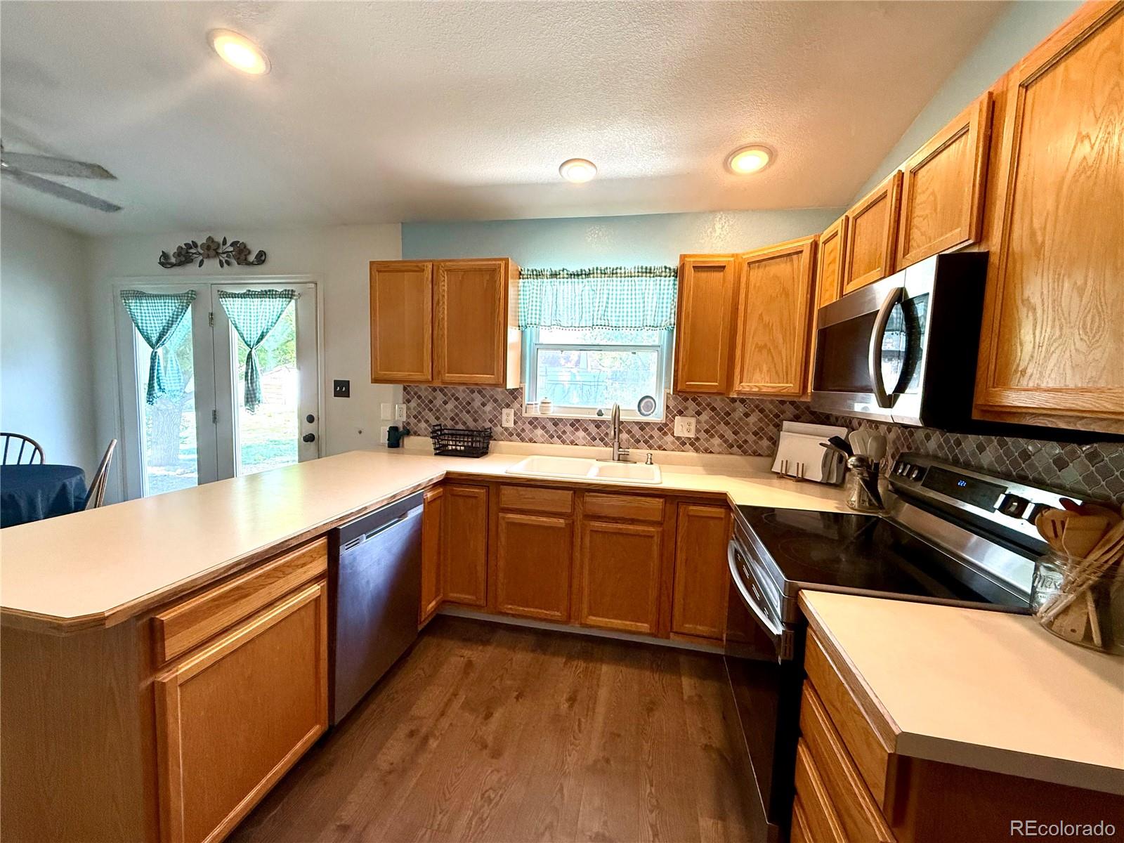 MLS Image #6 for 463 w player drive,pueblo west, Colorado