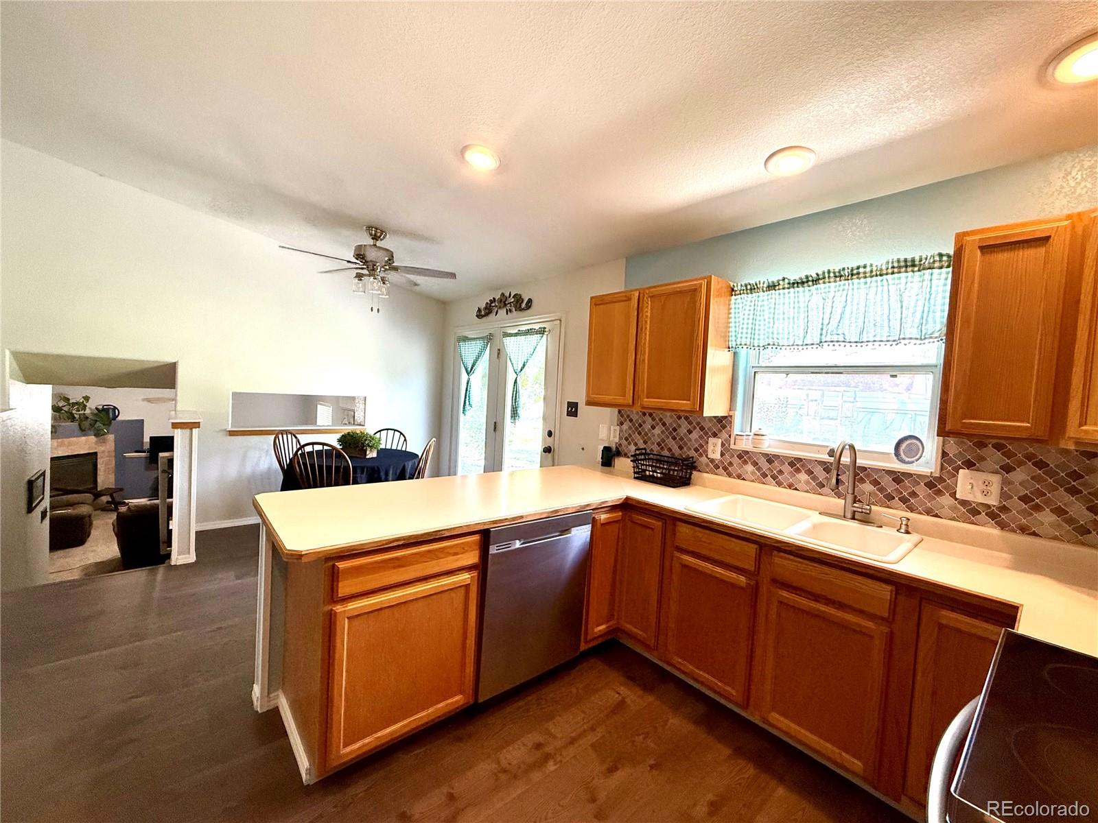 MLS Image #7 for 463 w player drive,pueblo west, Colorado
